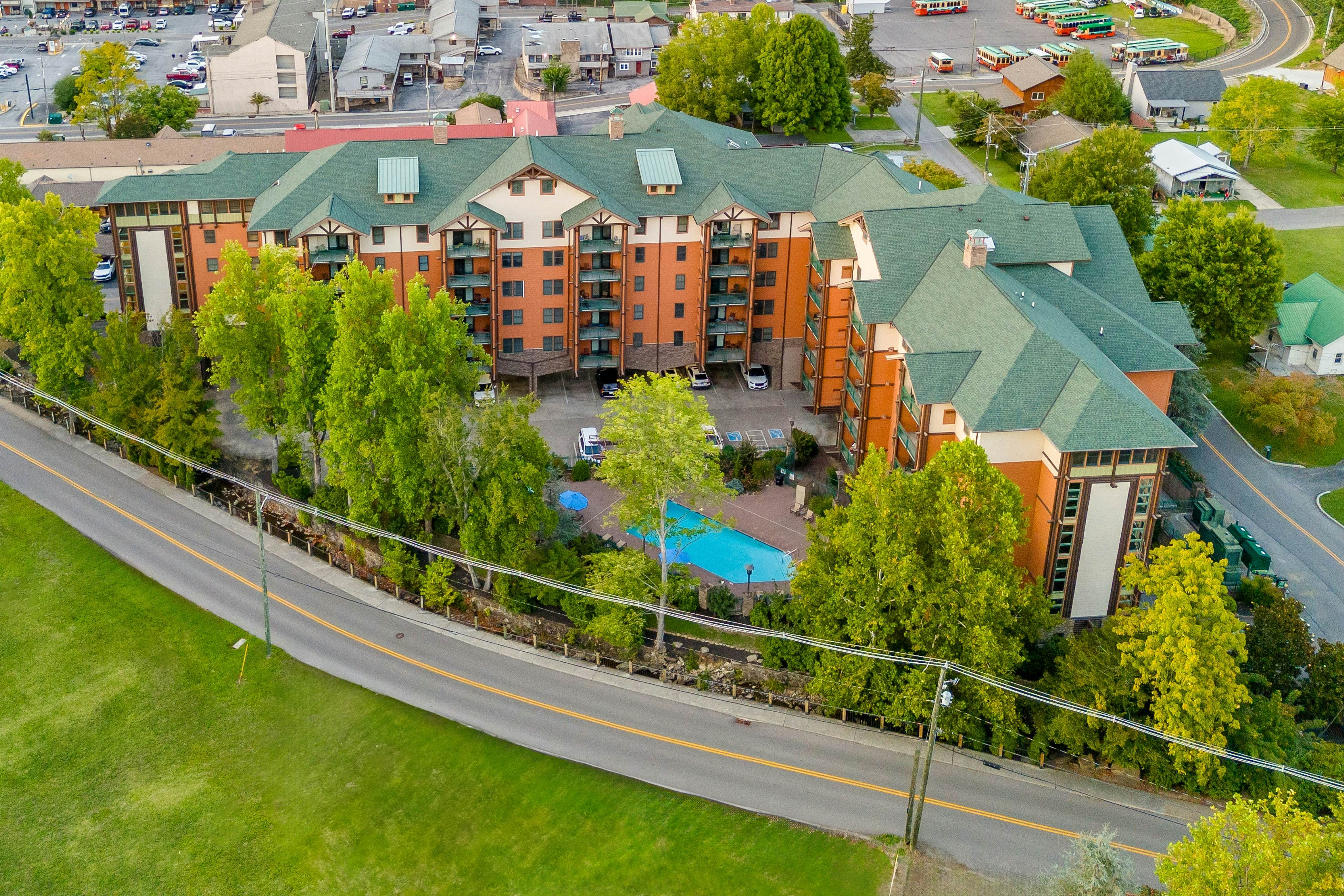 Walkable Luxury Condo, Sleeps 6・Balcony・Jetted tub