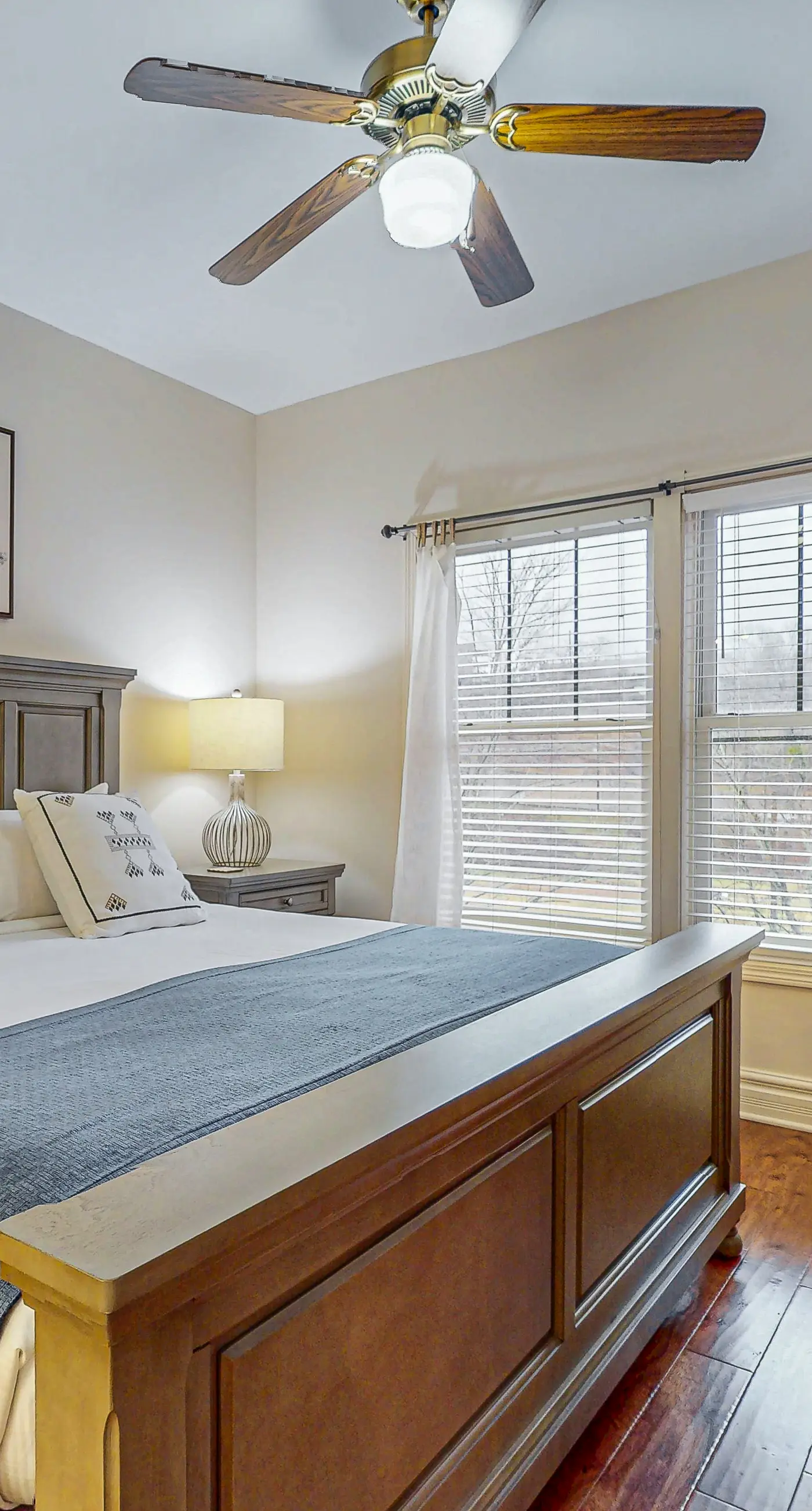 Charming Luxe Condo, Sleeps 6, Jetted Tub, Fireplace