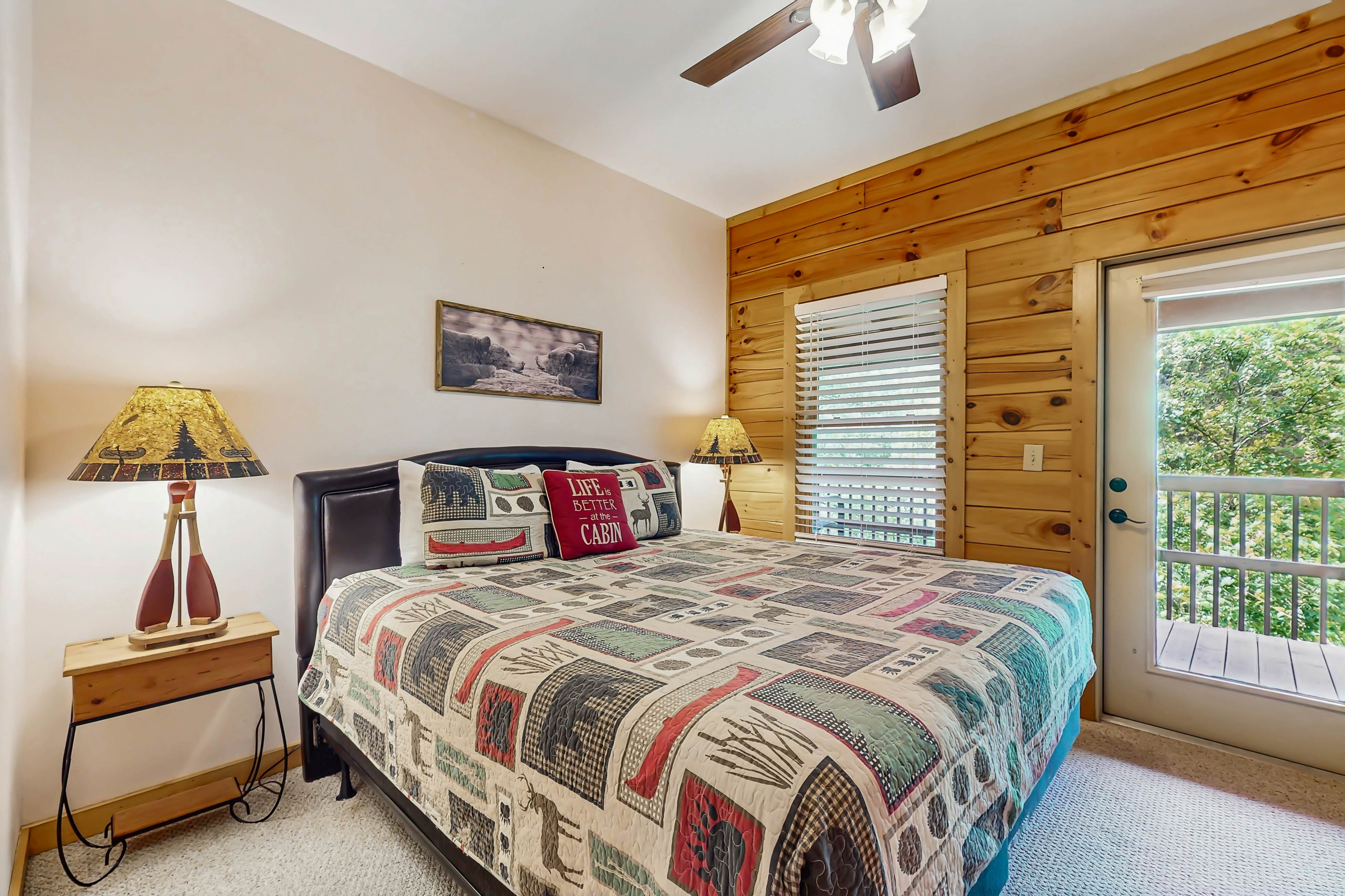 Charming Smokies Cabin, Sleeps 12・Hot Tu・Rec Room