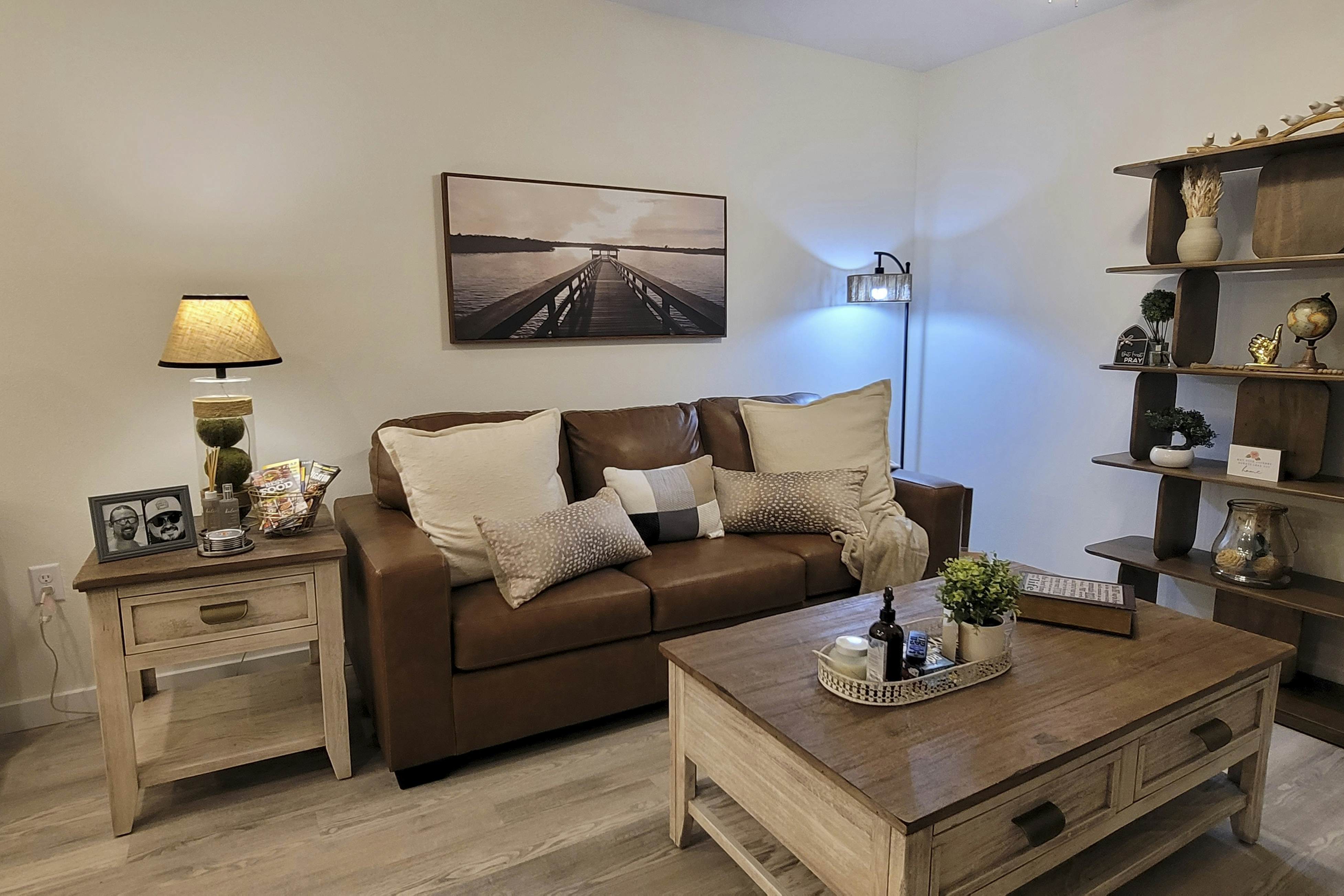 Charming condo downtown w/hi speed internet, great location, brand new build!