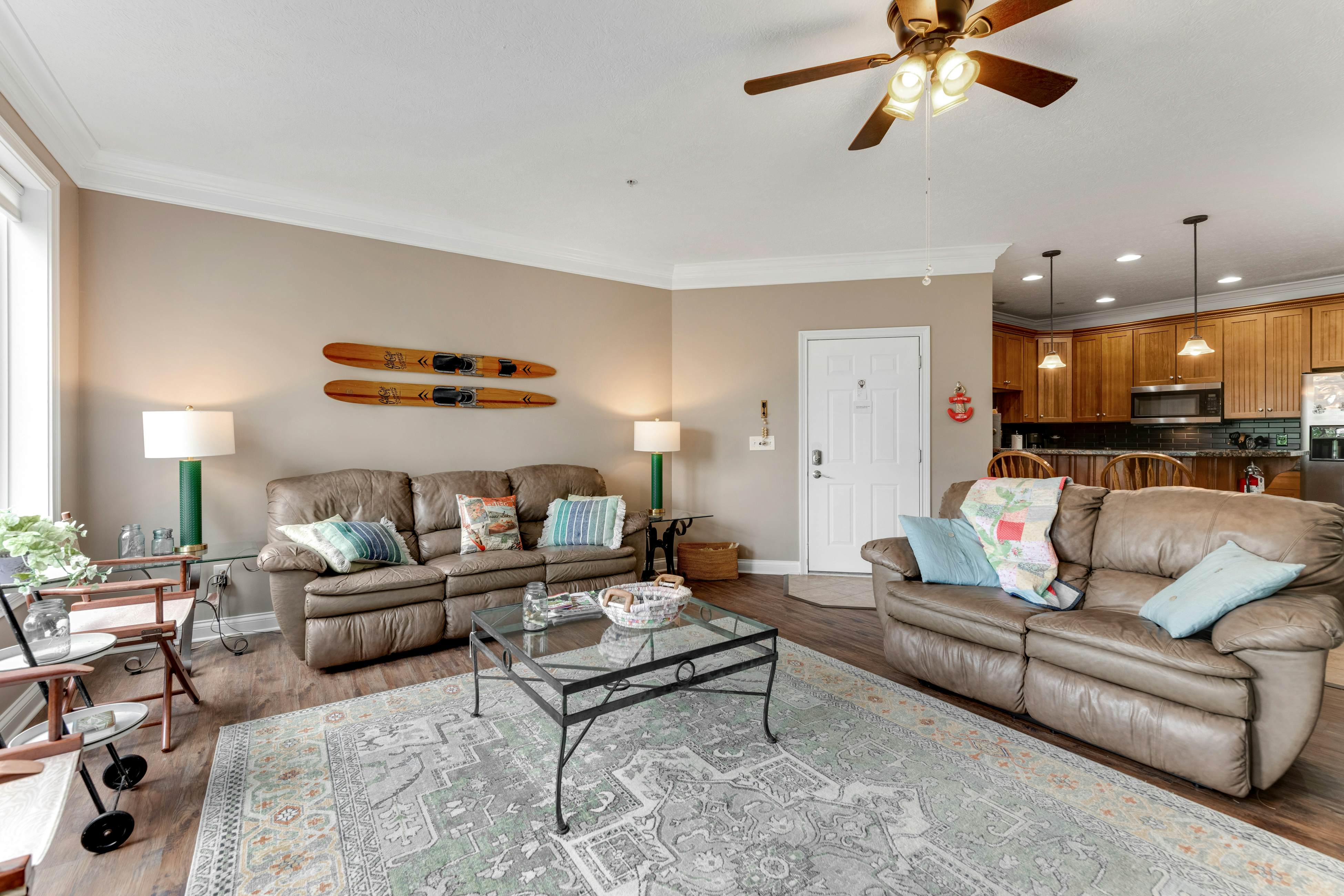 Dog-Friendly Condo w/ Lake Views and Dock Access