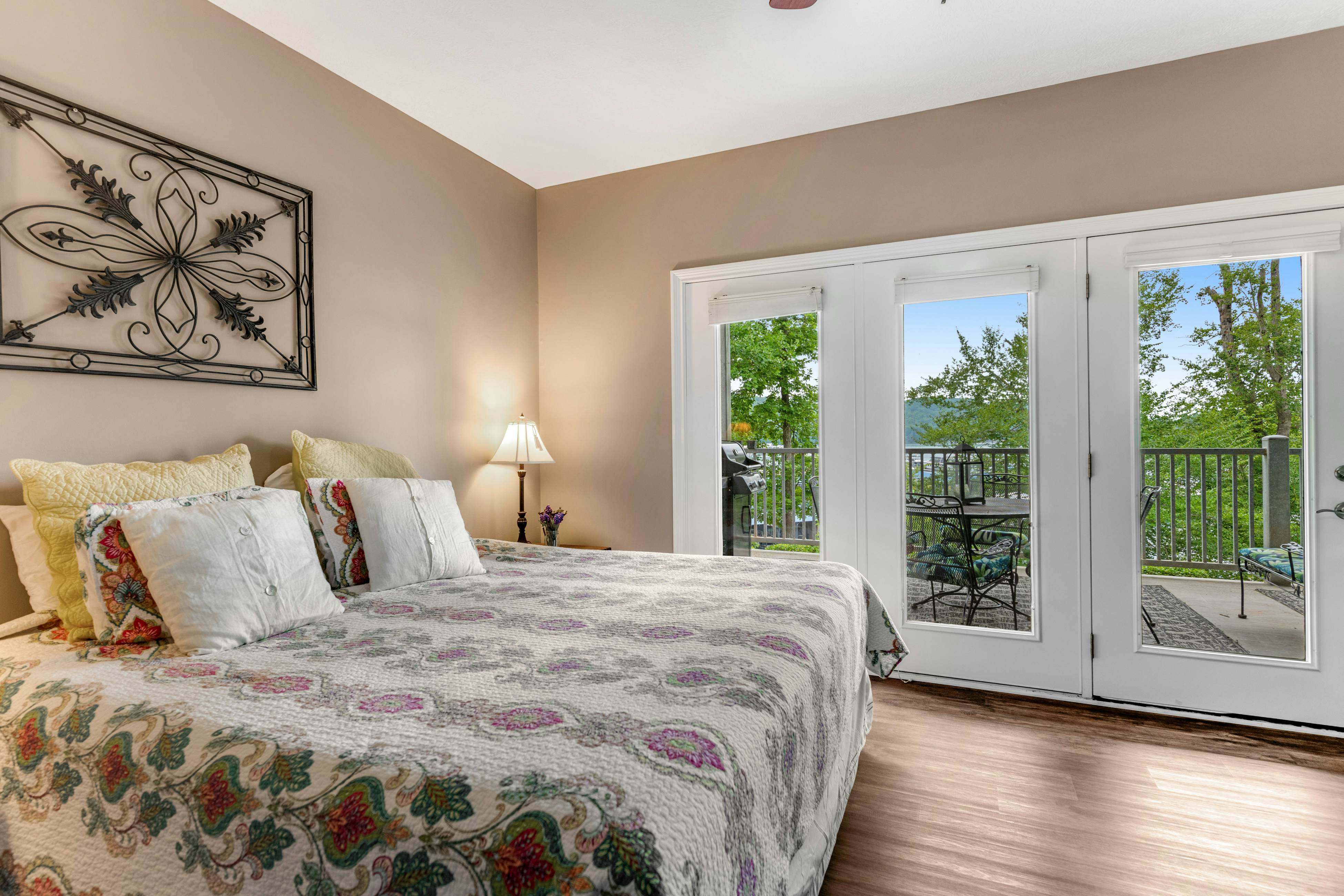 Dog-Friendly Condo w/ Lake Views and Dock Access