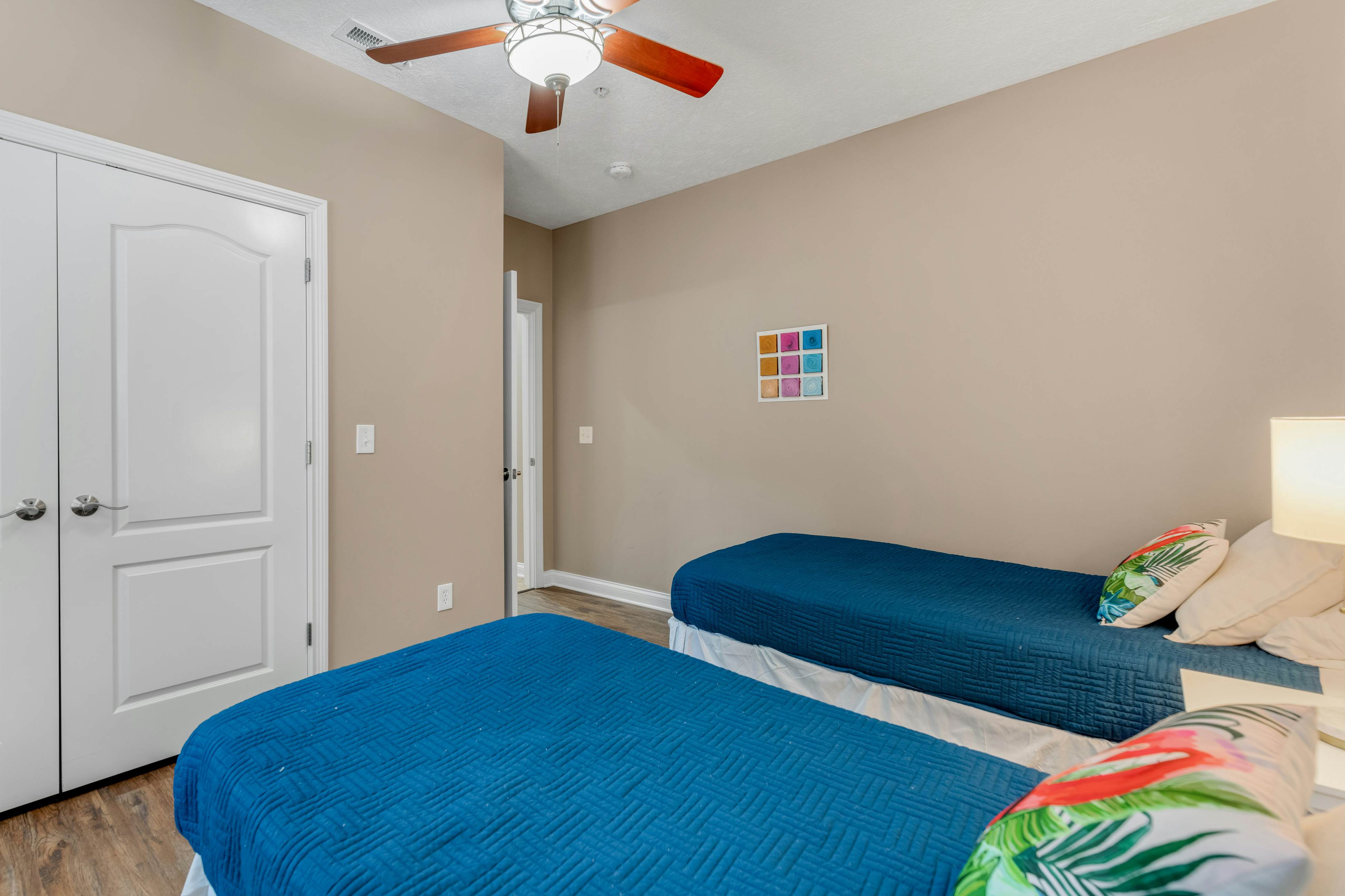 Dog-Friendly Condo w/ Lake Views and Dock Access