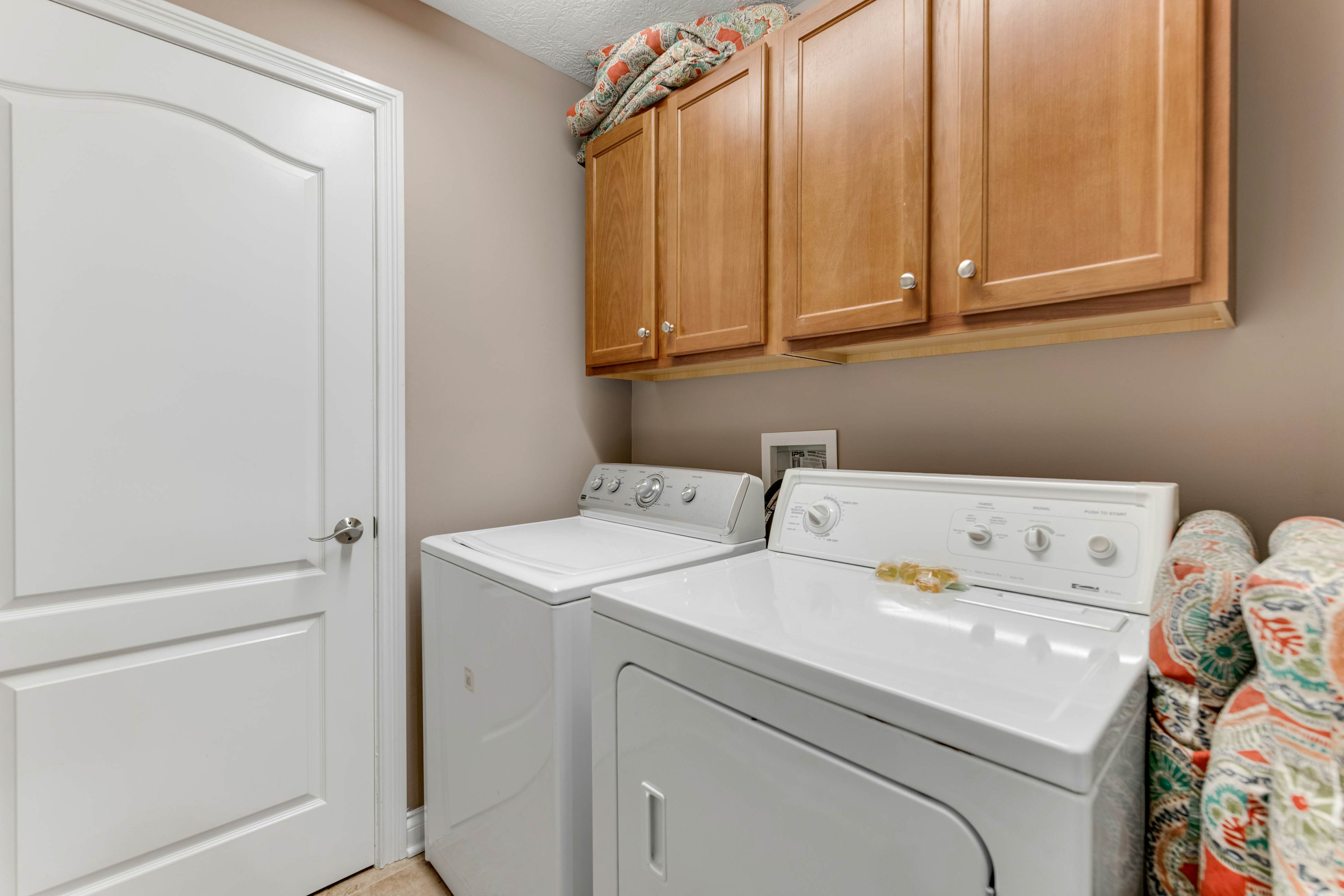 Dog-Friendly Condo w/ Lake Views and Dock Access