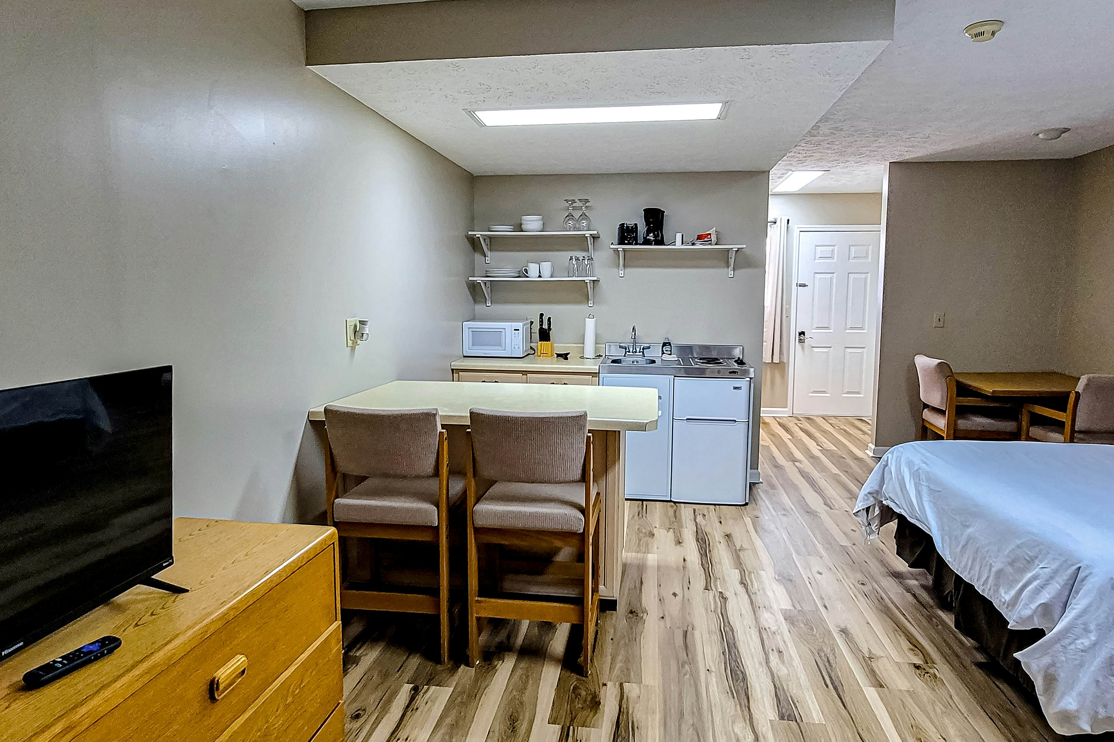 Stroll to Douglas Lake, Sleeps 4・Dog OK!・Games・Gym