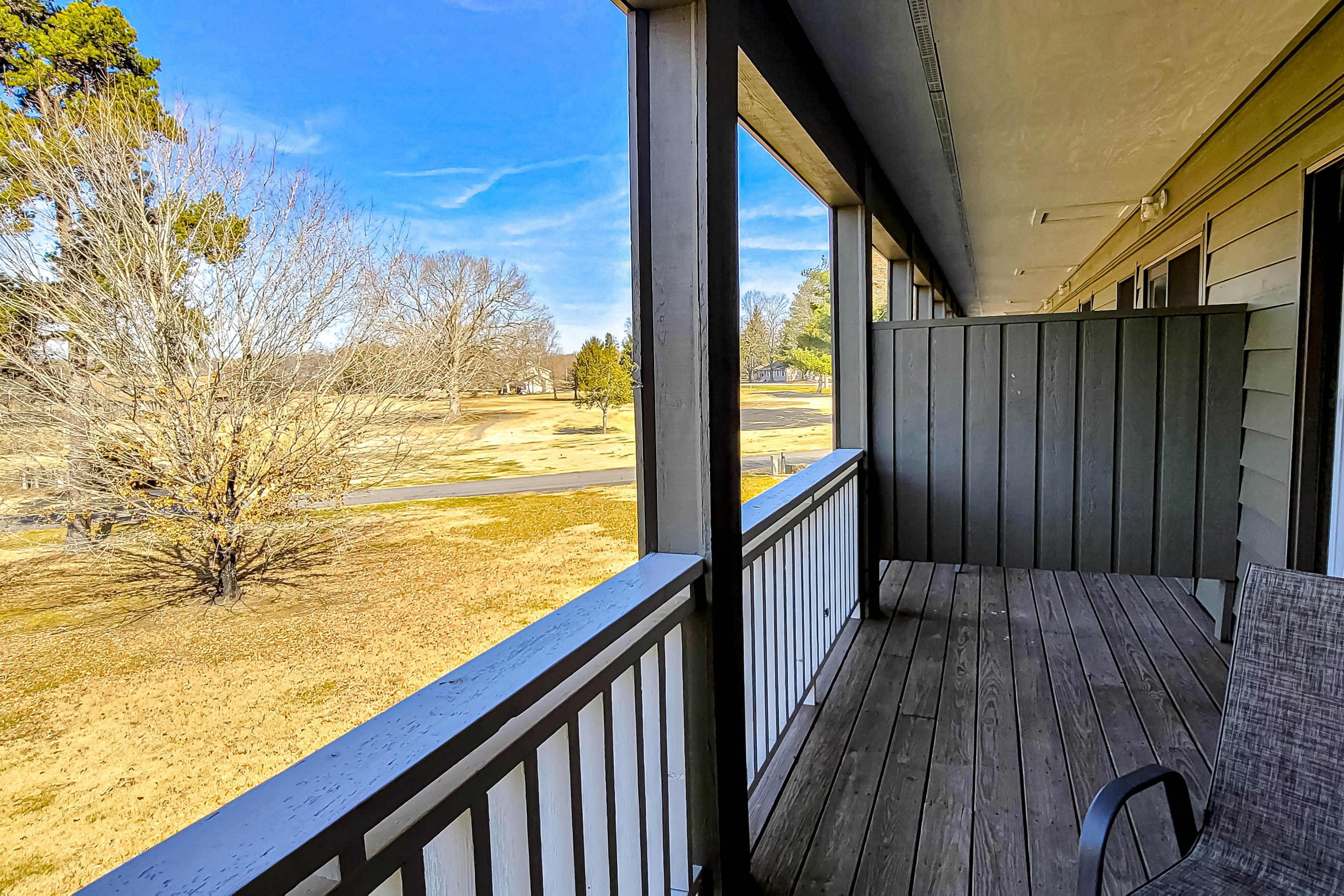 Stroll to Douglas Lake・Dog Friendly・Golf View・Gym