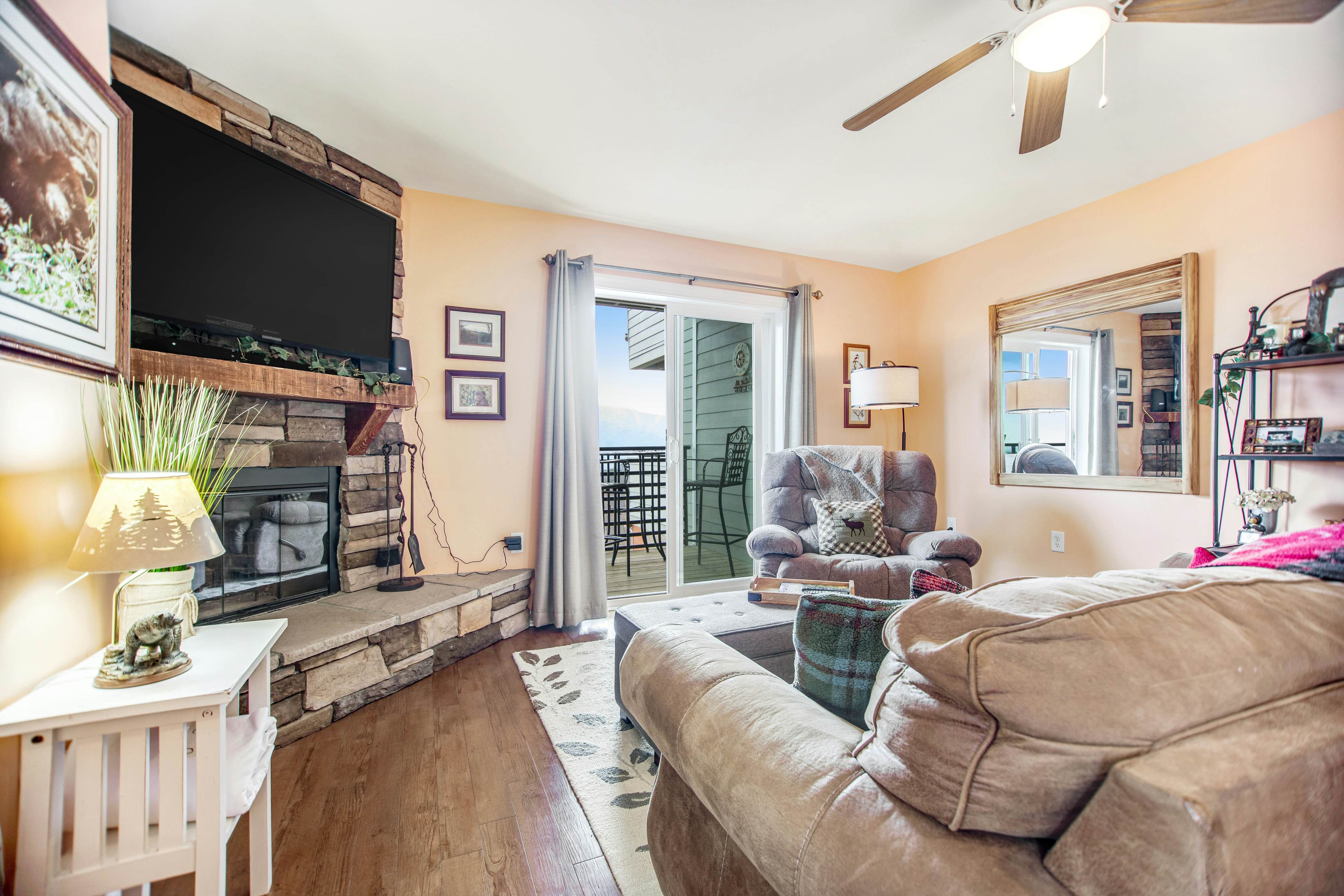 Condo w/ free attraction tickets, fireplace, & views -close to skiing & downtown