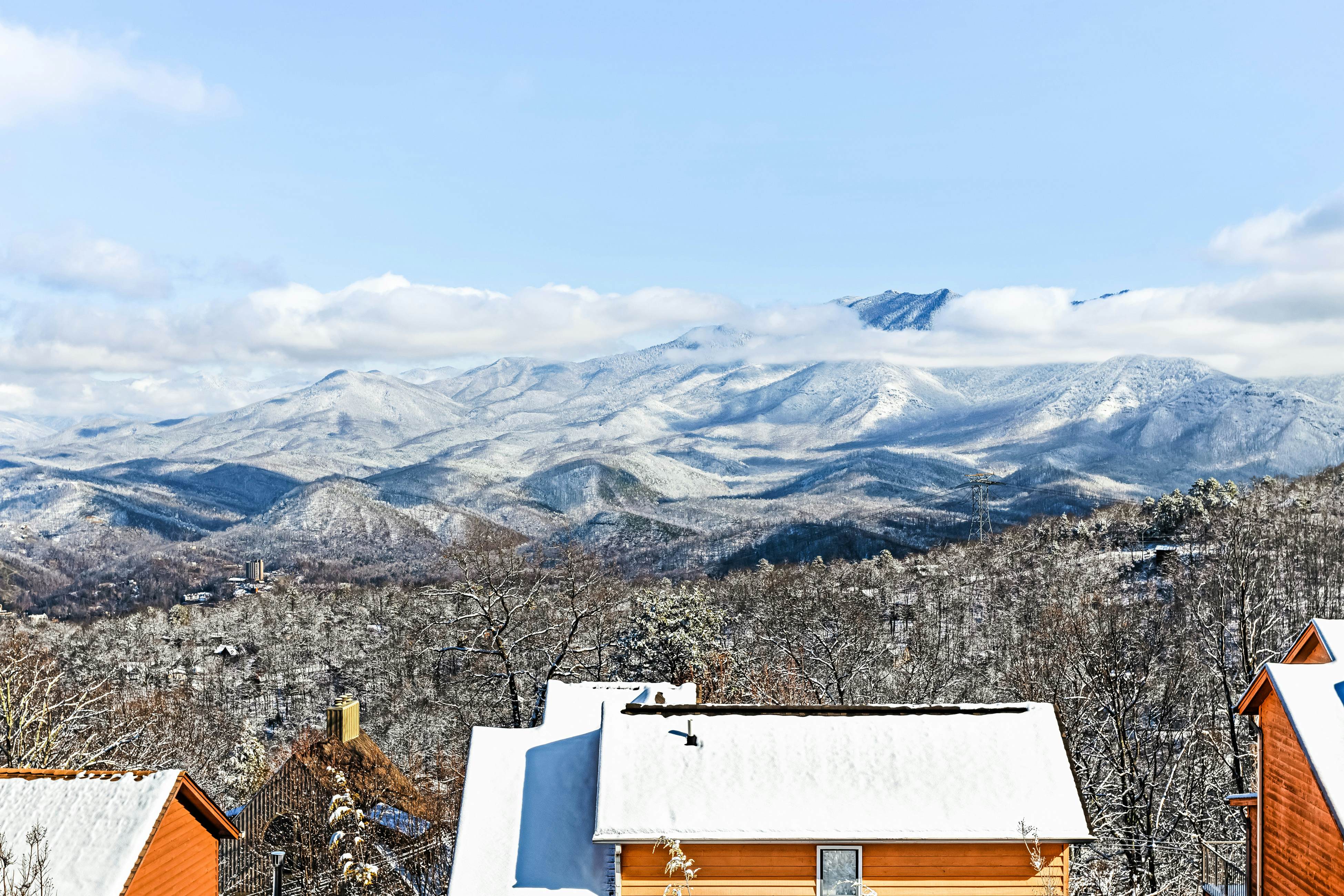 Condo w/ free attraction tickets, fireplace, & views -close to skiing & downtown