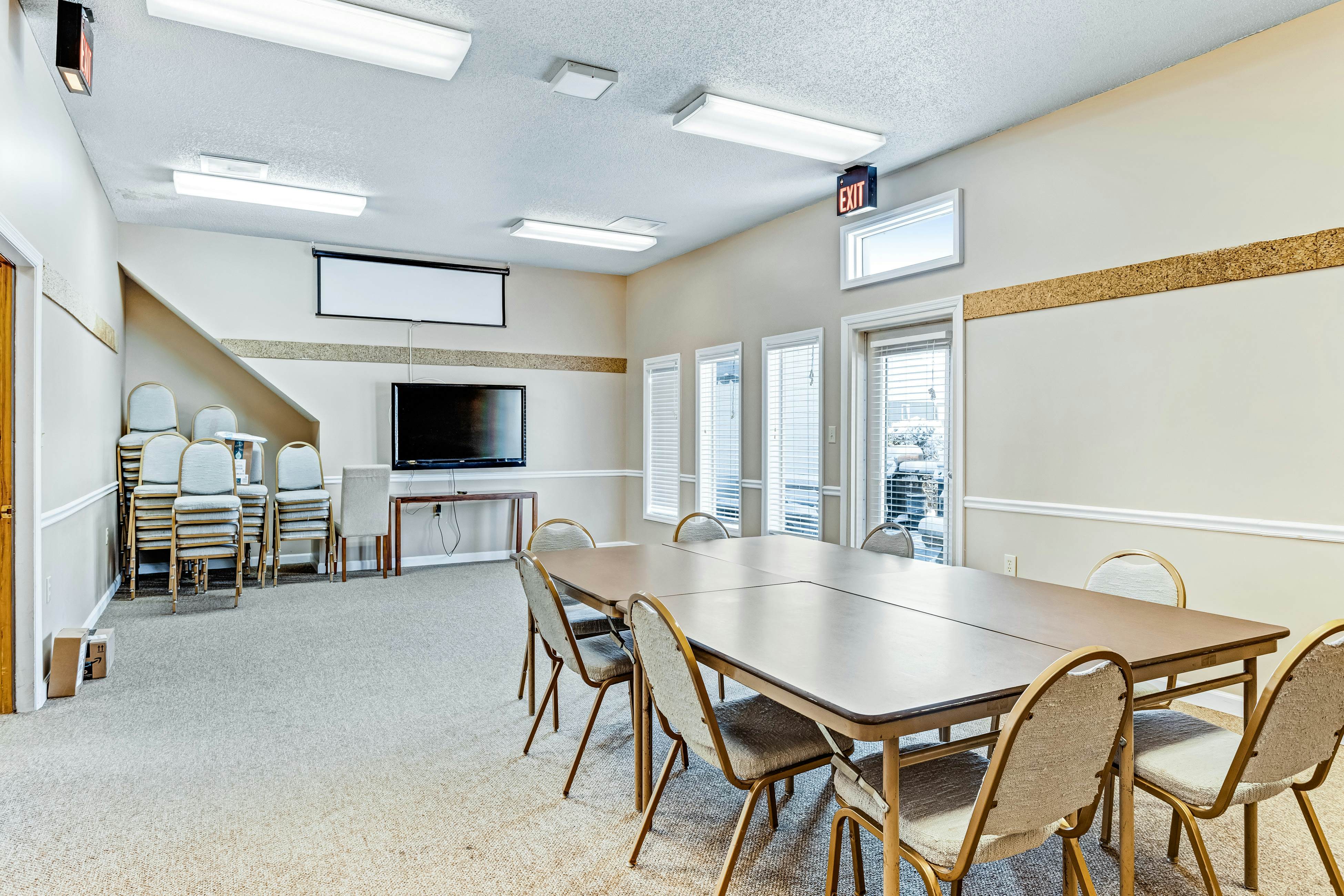 Condo w/ free attraction tickets, fireplace, & views -close to skiing & downtown