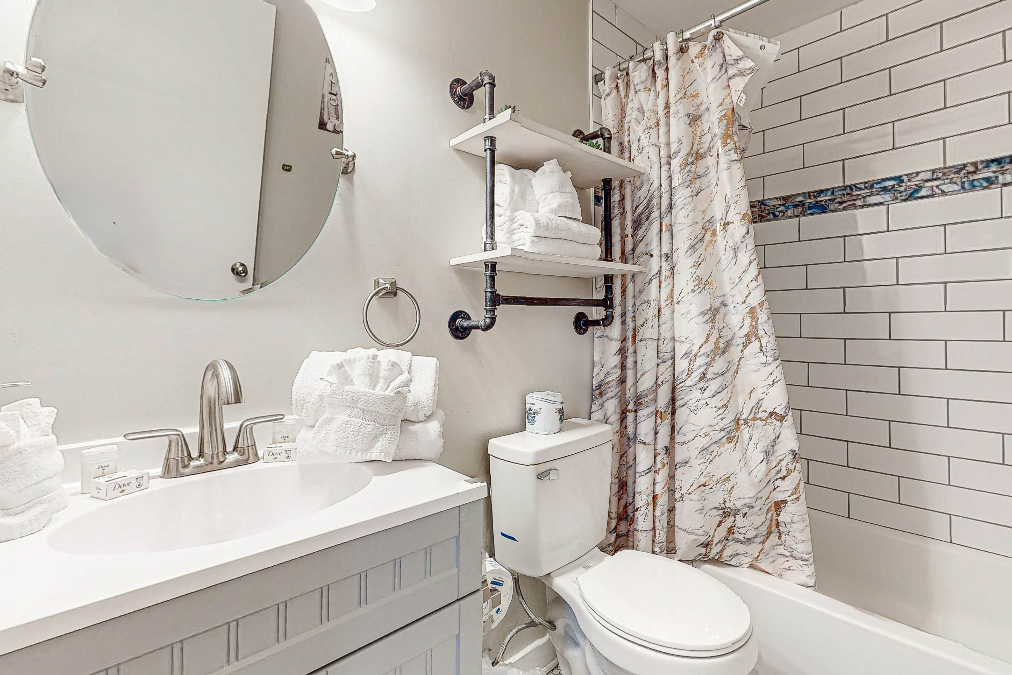 Mtn View Condo W Balcony, Sleeps 4・Pool Access