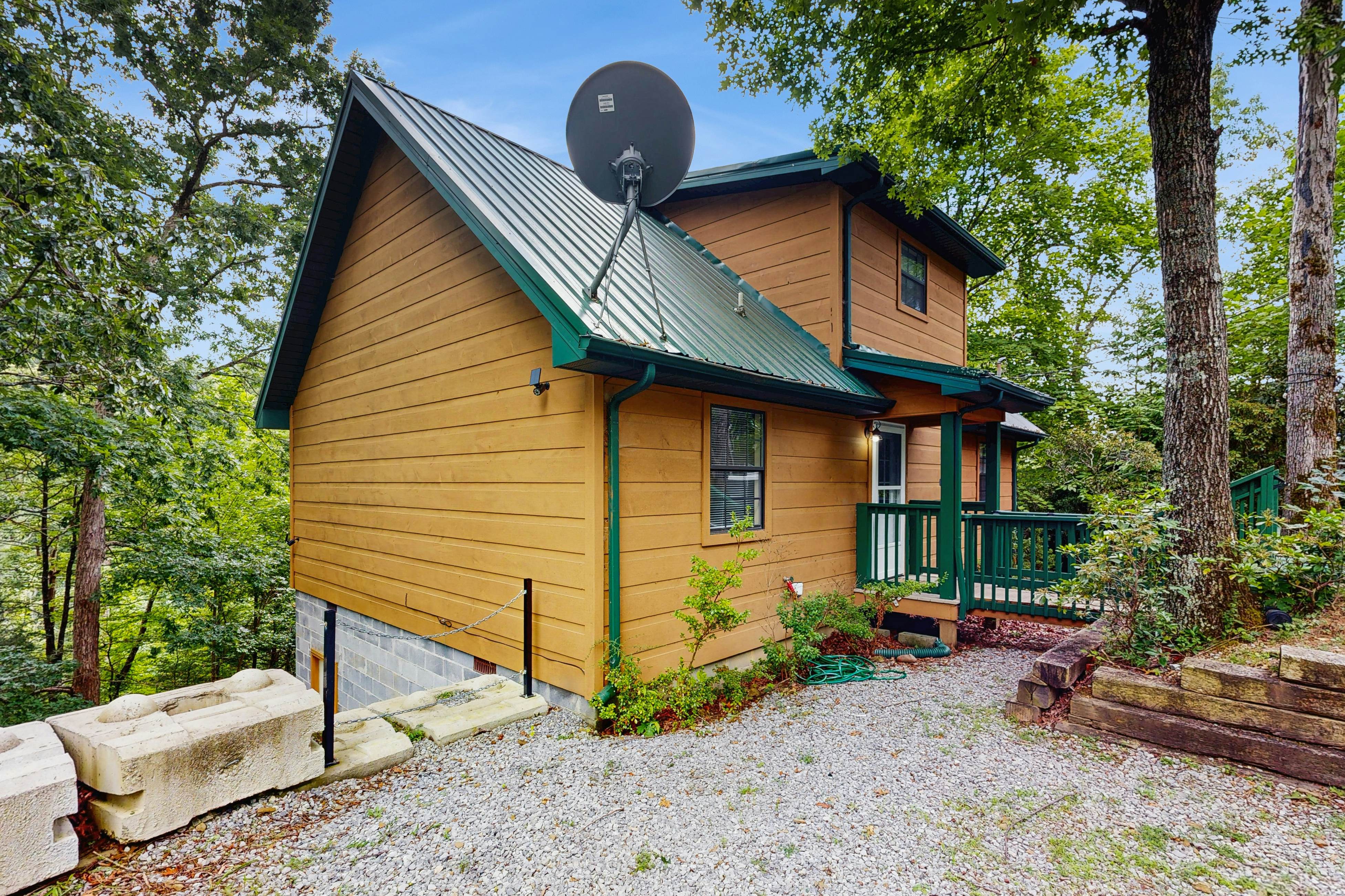 Charming Cabin W Hot Tub, Sleep 8・Firepit・Mtn View