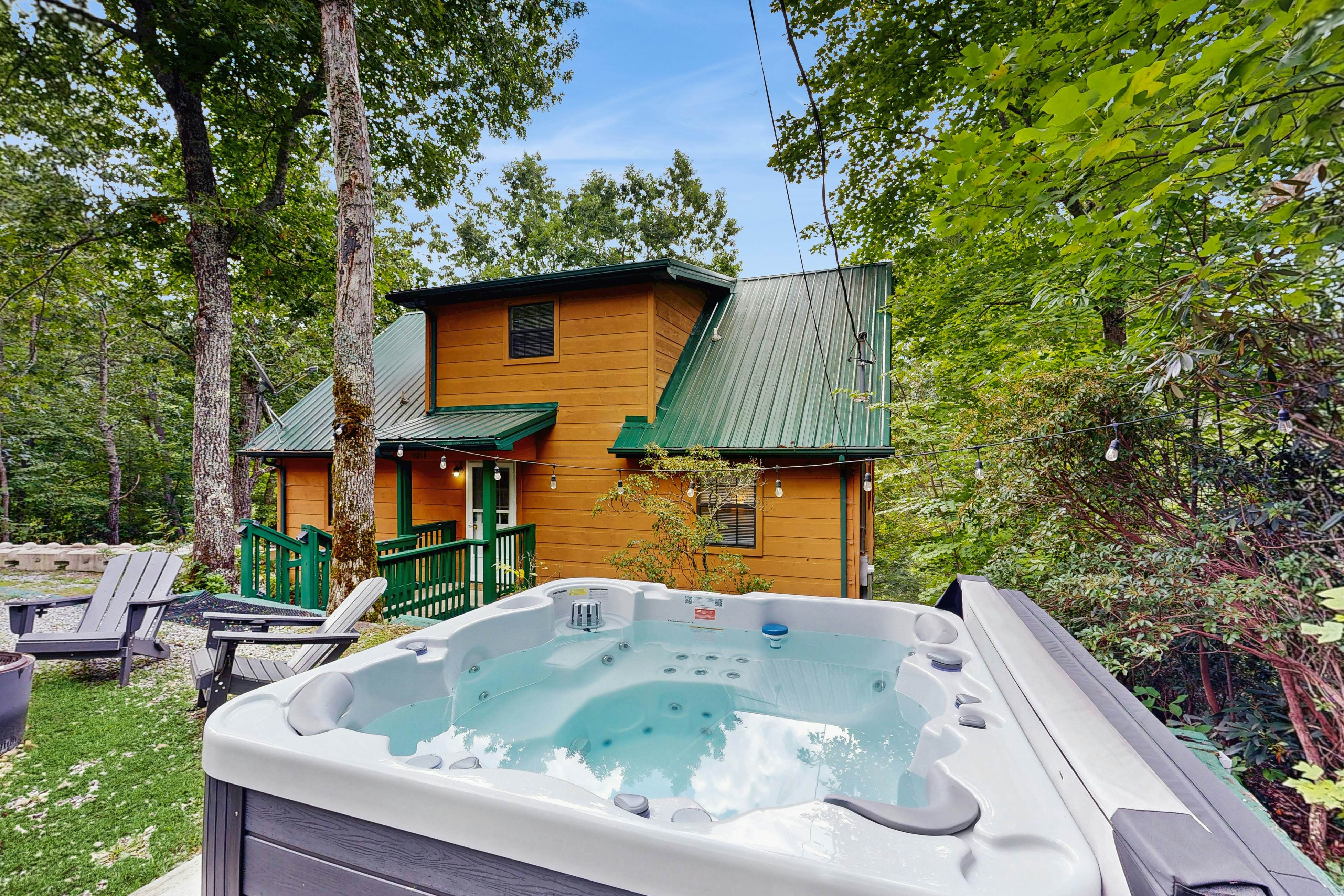 Charming Cabin W Hot Tub, Sleep 8・Firepit・Mtn View