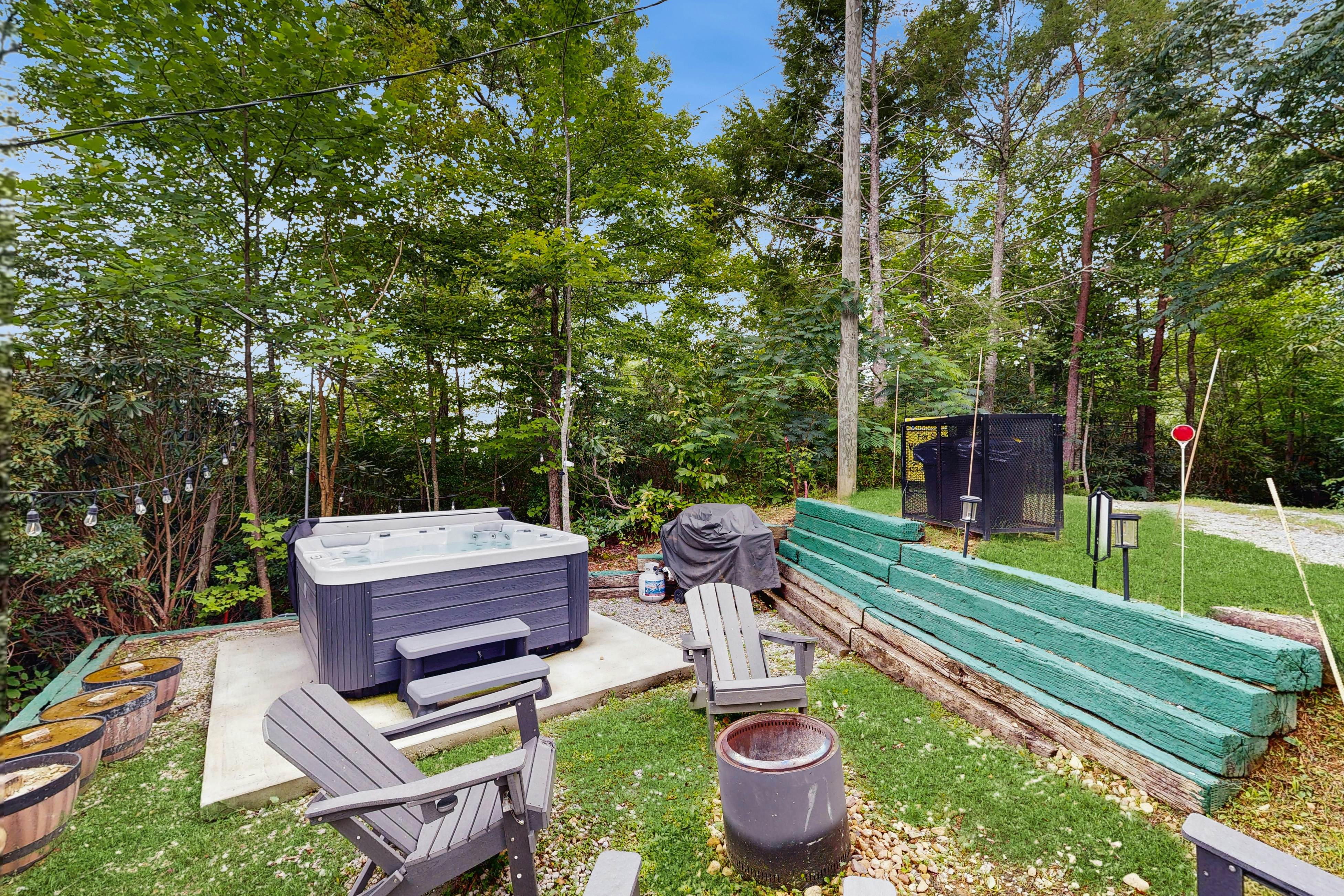 Charming Cabin W Hot Tub, Sleep 8・Firepit・Mtn View