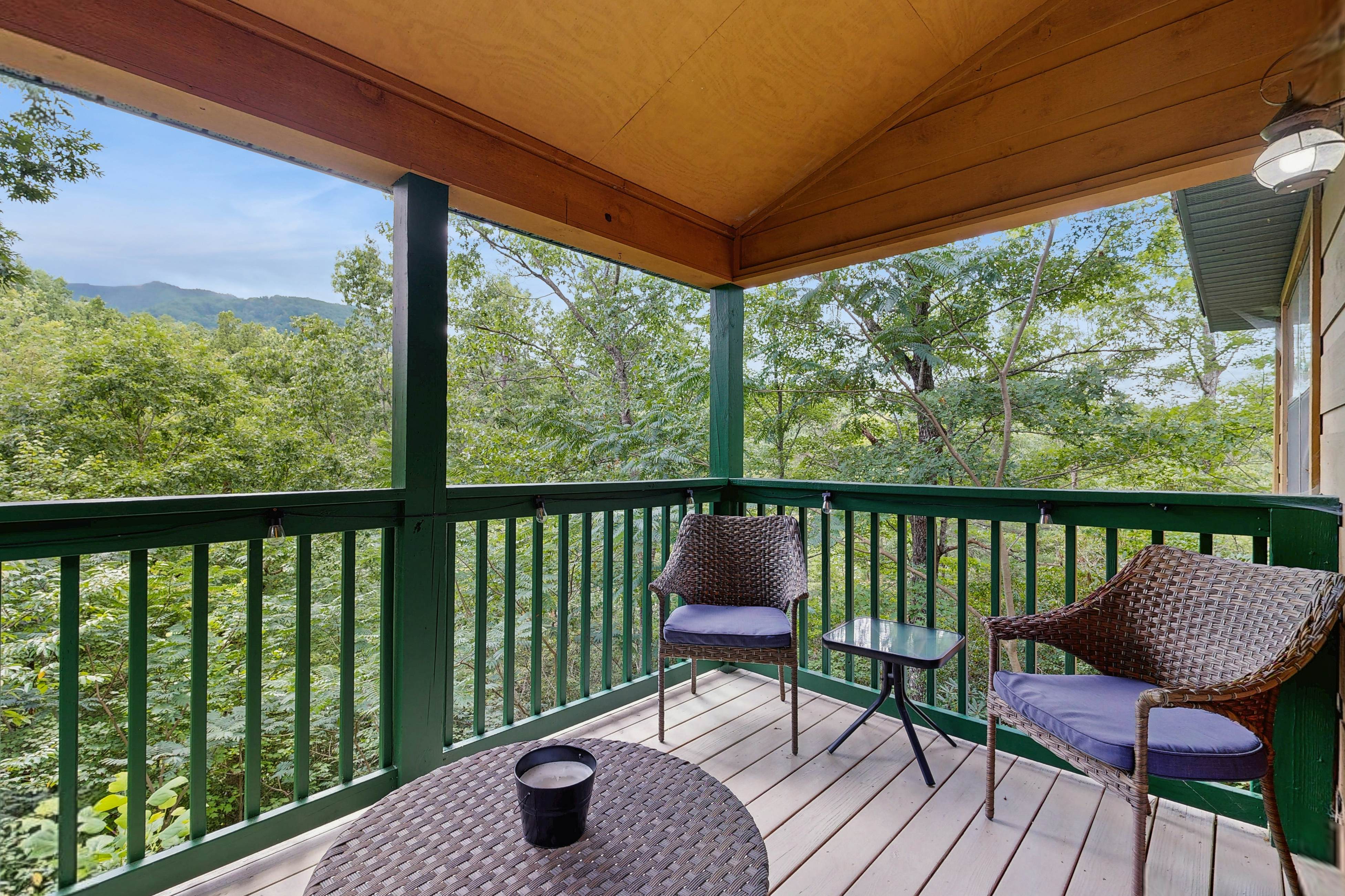 Charming Cabin W Hot Tub, Sleep 8・Firepit・Mtn View