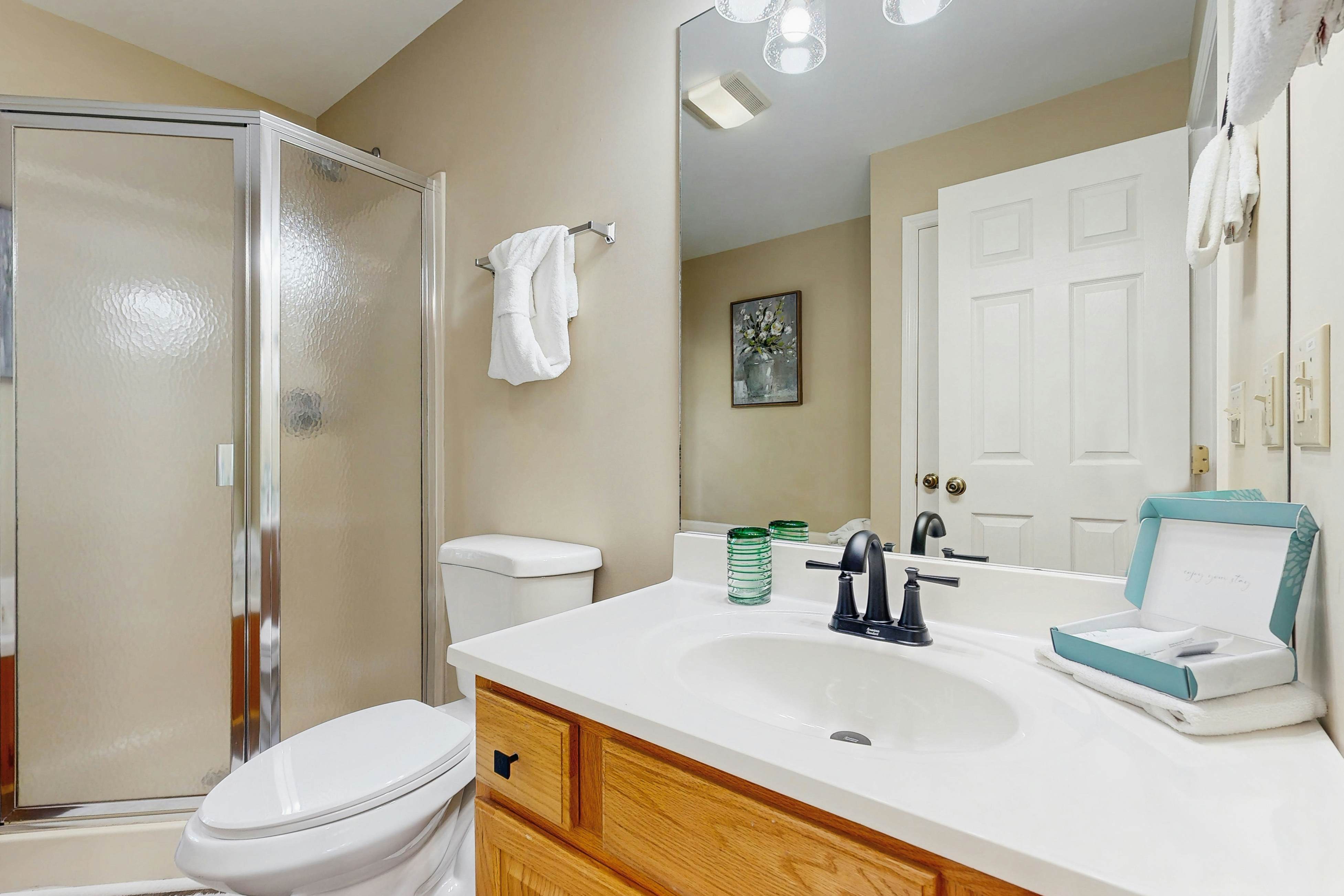 Charming Cabin W Hot Tub, Sleep 8・Firepit・Mtn View