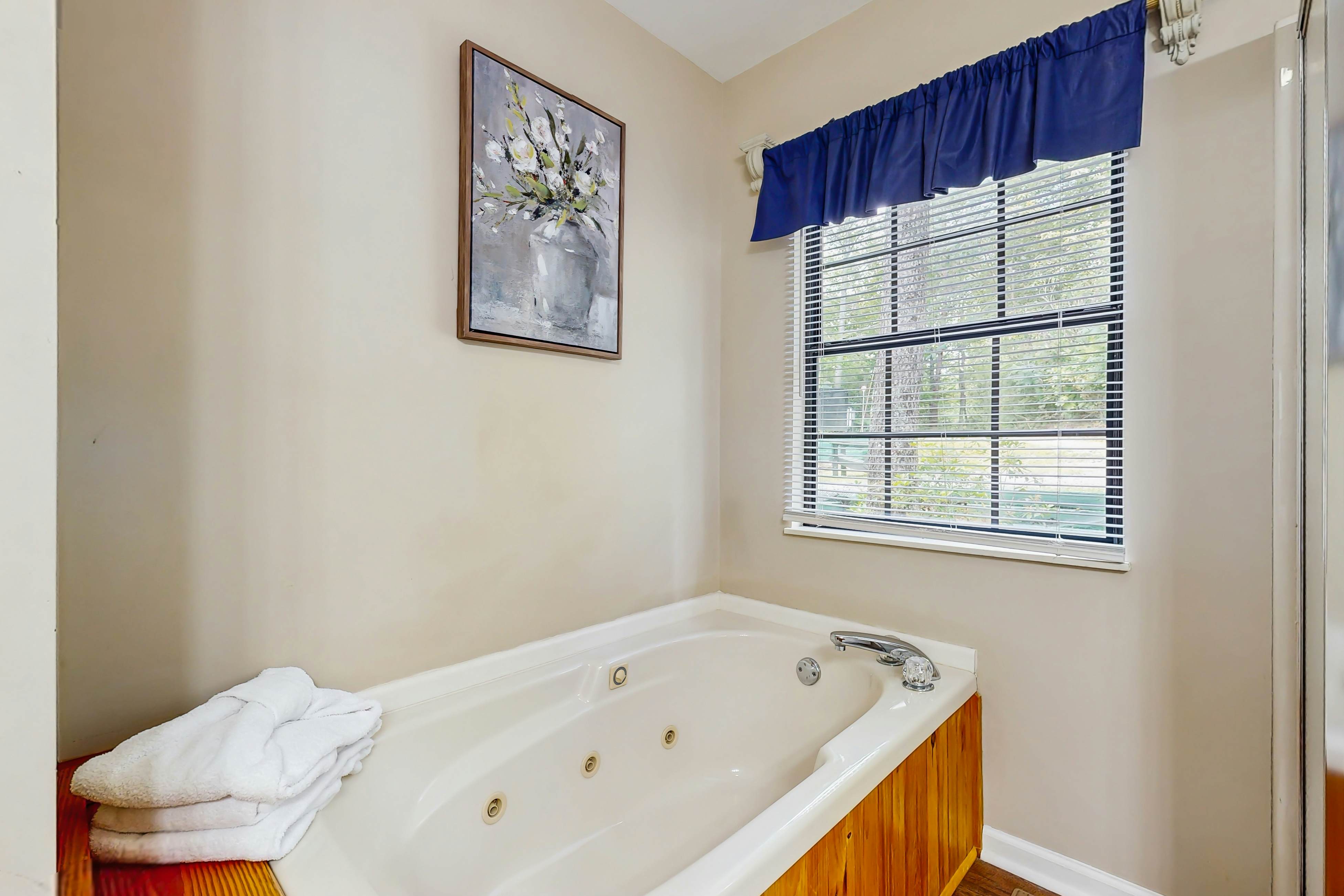 Charming Cabin W Hot Tub, Sleep 8・Firepit・Mtn View