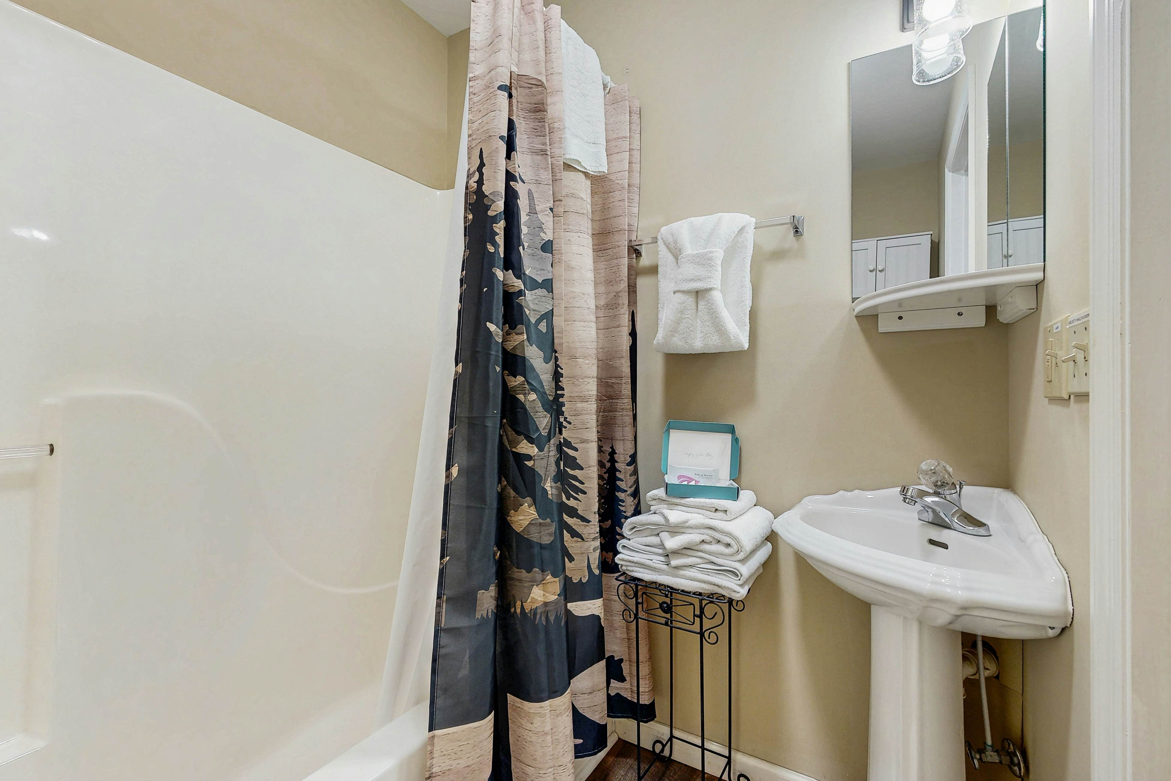 Charming Cabin W Hot Tub, Sleep 8・Firepit・Mtn View