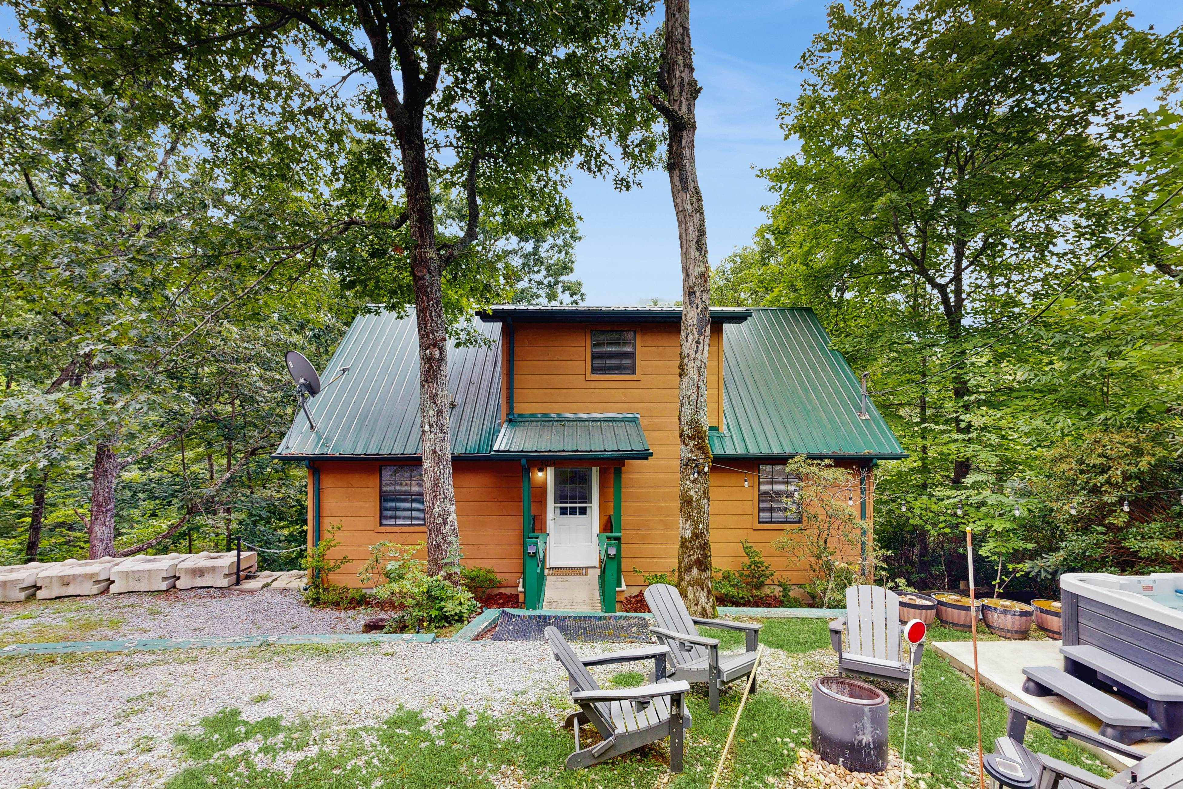 Charming Cabin W Hot Tub, Sleep 8・Firepit・Mtn View