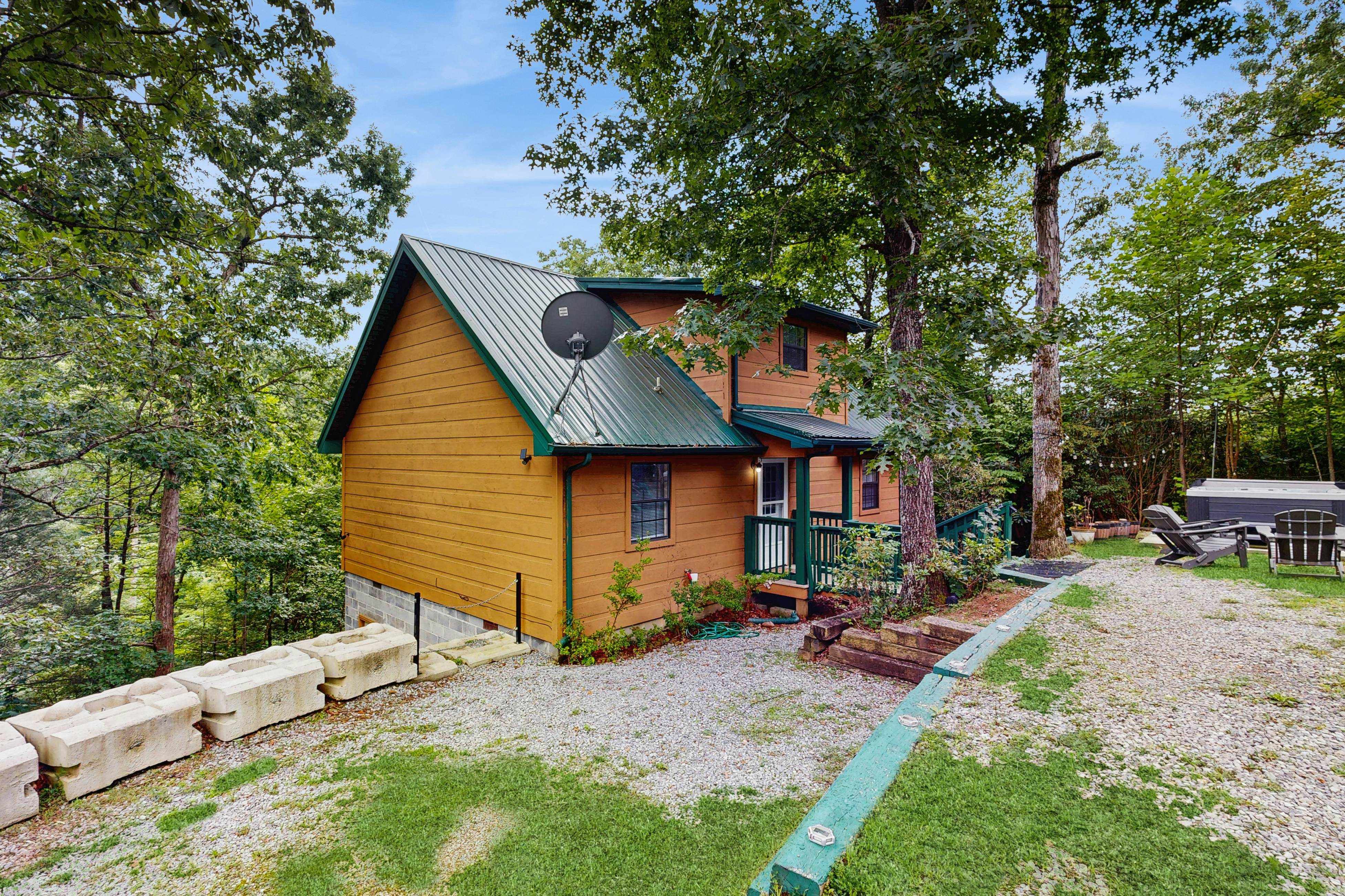 Charming Cabin W Hot Tub, Sleep 8・Firepit・Mtn View
