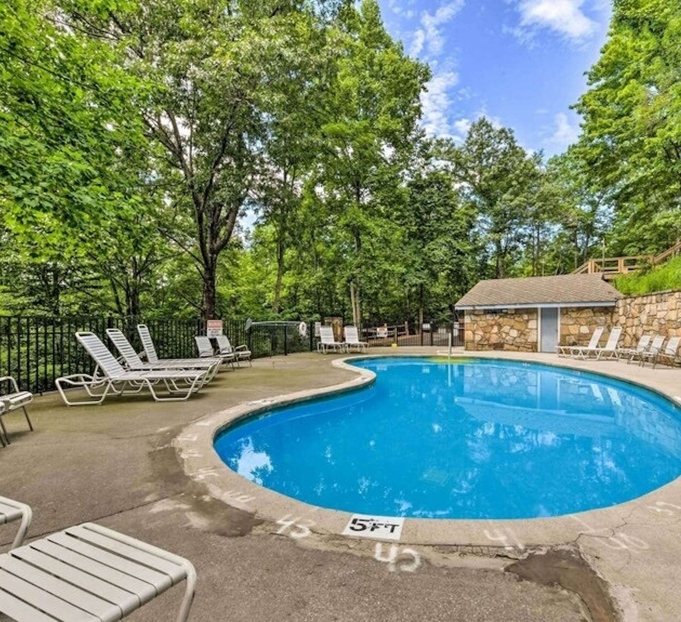 Luxe Cabin, Sleep 6, Hot Tub, Fireplace, Views - Gatlinburg