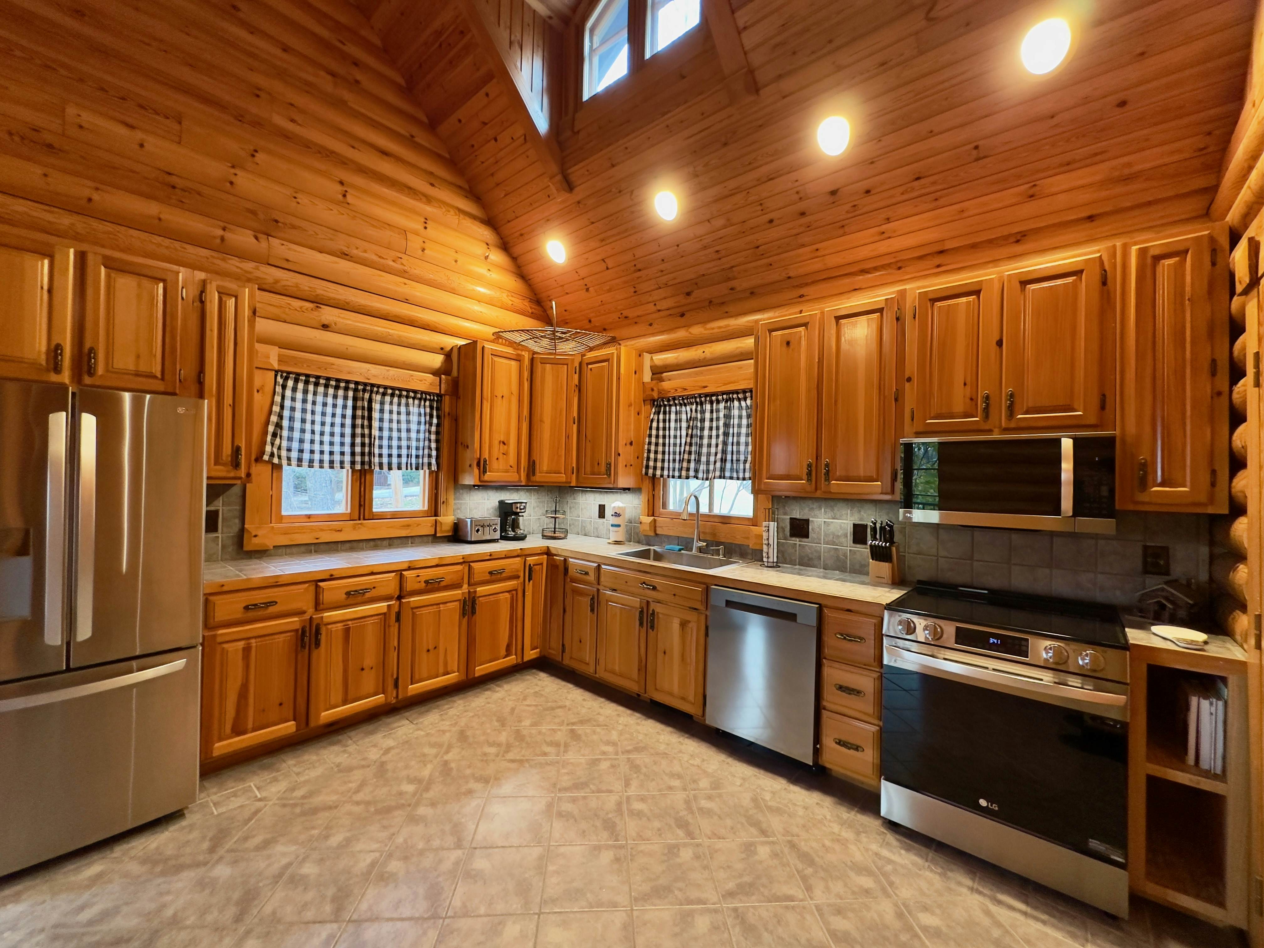 Luxe Cabin, Sleep 6・Hot Tub・Free Attraction Ticket