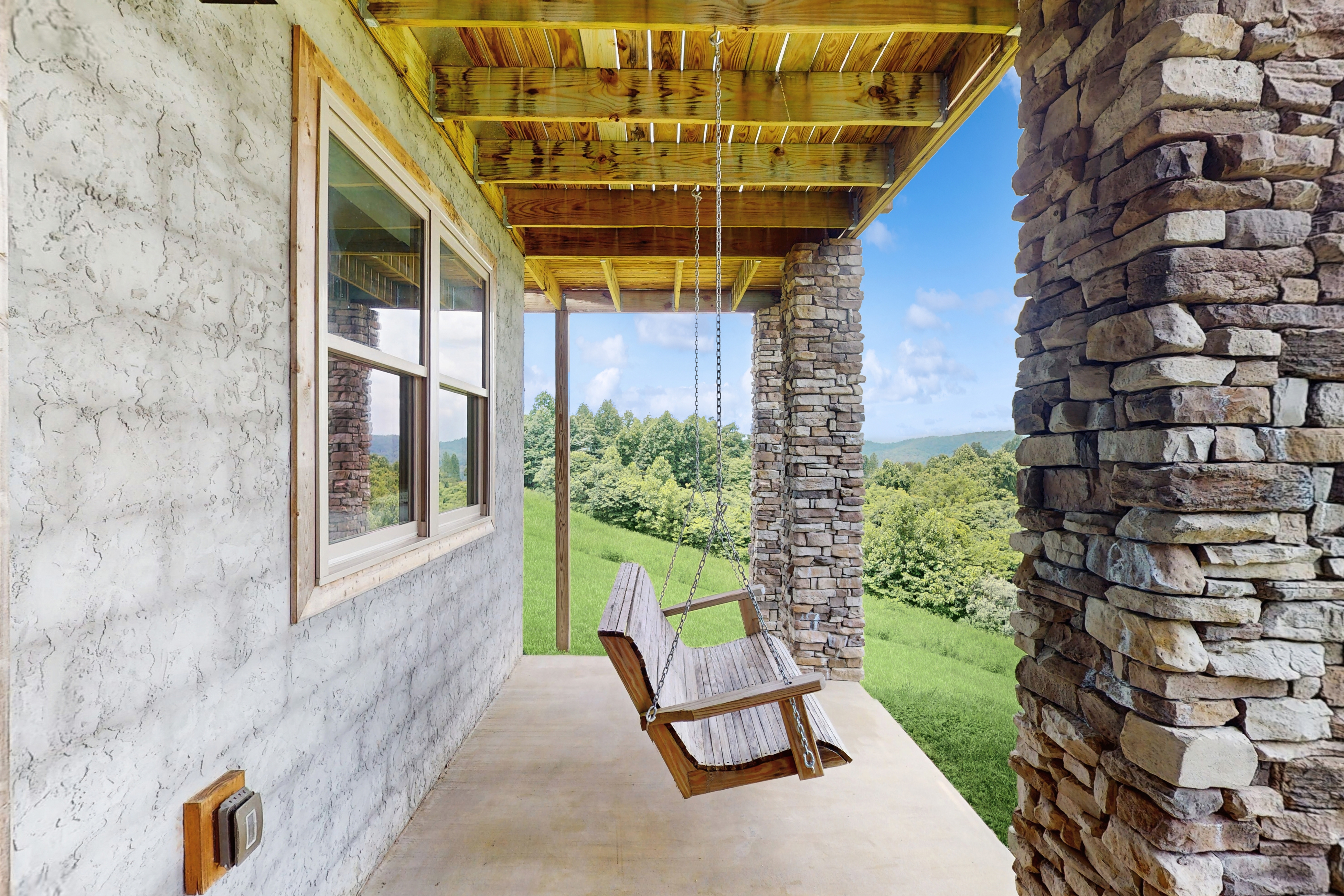 Scenic Lakeview Getaway, Sleeps 8, Wraparound Deck