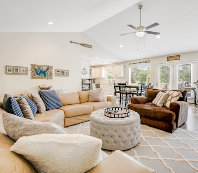 Cozy Lakefront Home, Sleep 12・Private Dock・Hot Tub