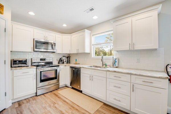 Cozy Lakefront Home, Sleep 12・Private Dock・Hot Tub