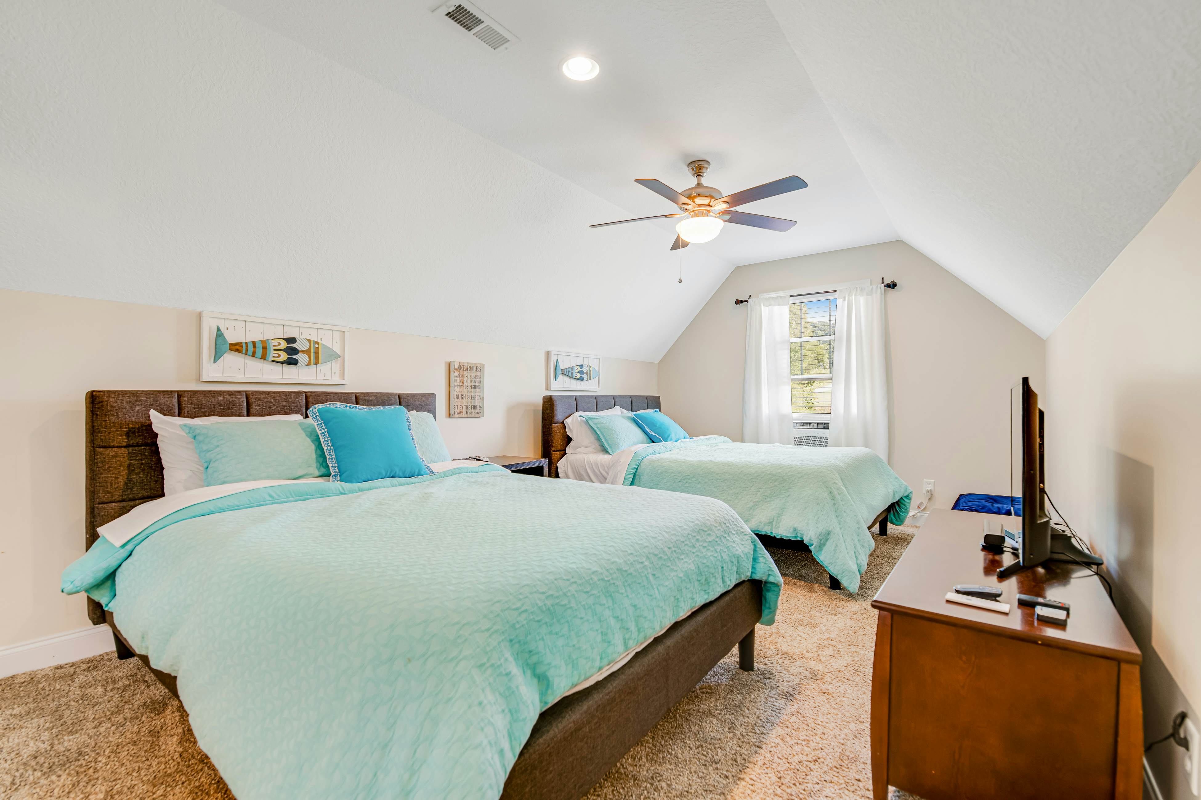 Cozy Lakefront Home, Sleep 12・Private Dock・Hot Tub