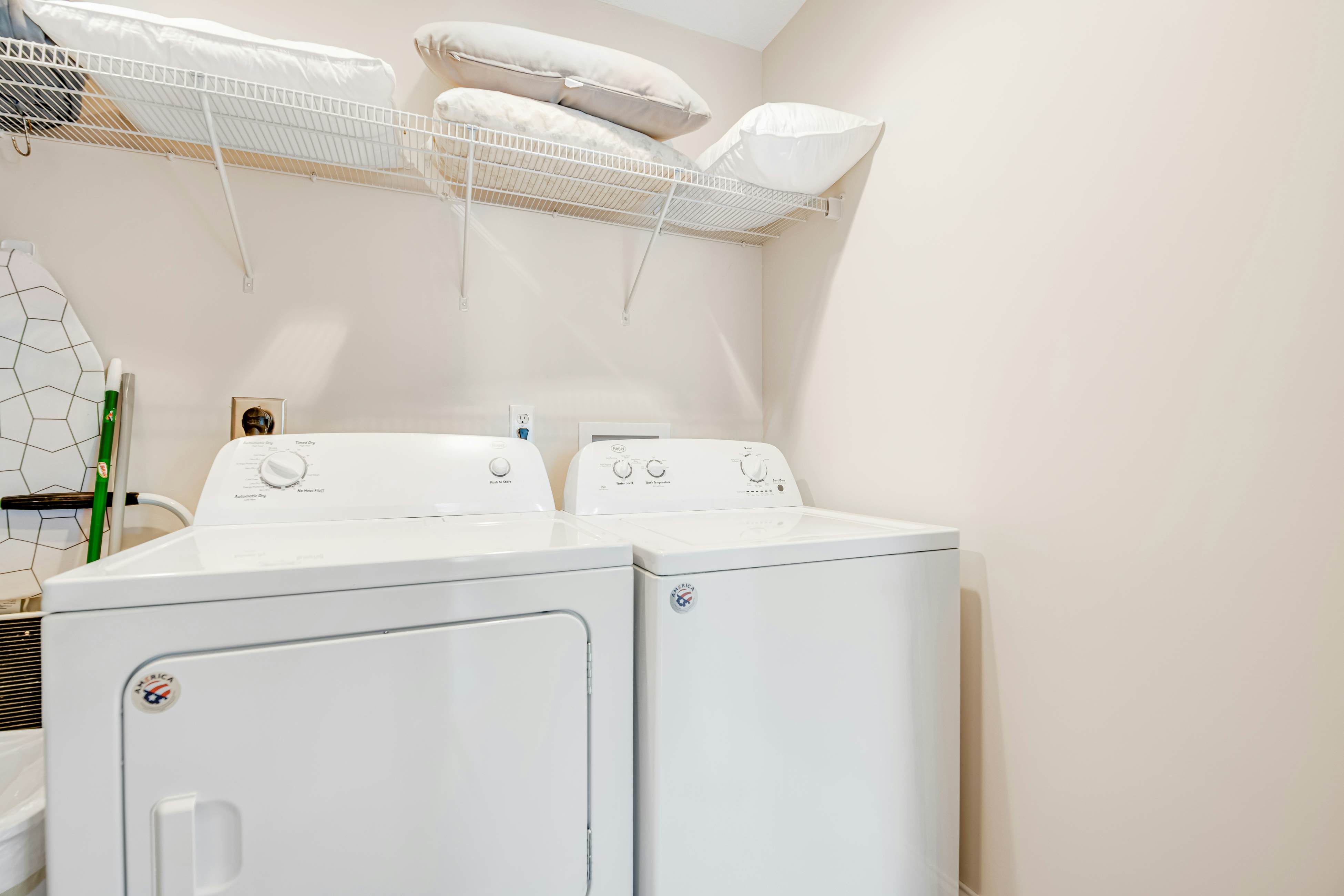 Cozy Lakefront Home, Sleep 12・Private Dock・Hot Tub