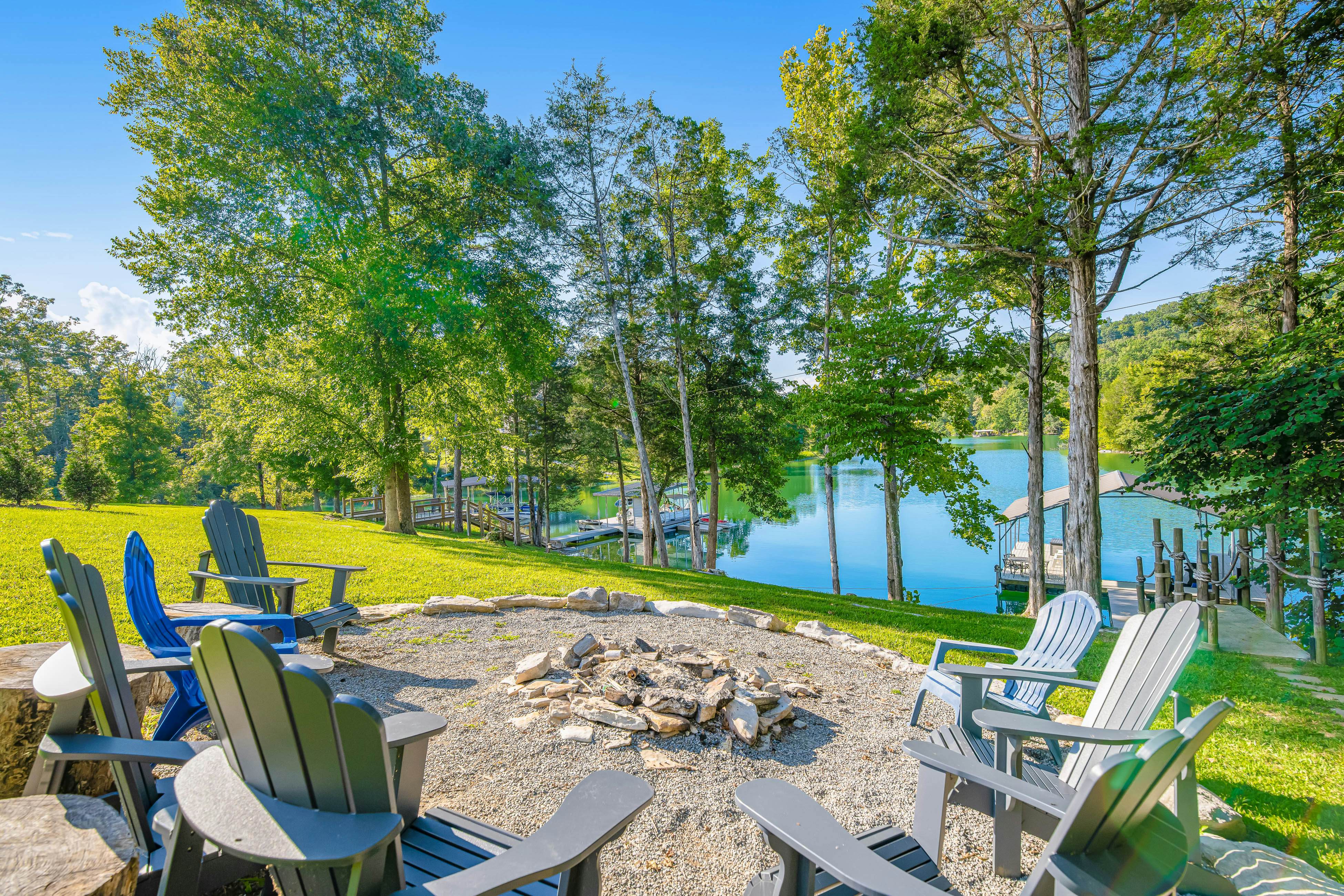 Cozy Lakefront Home, Sleep 12・Private Dock・Hot Tub