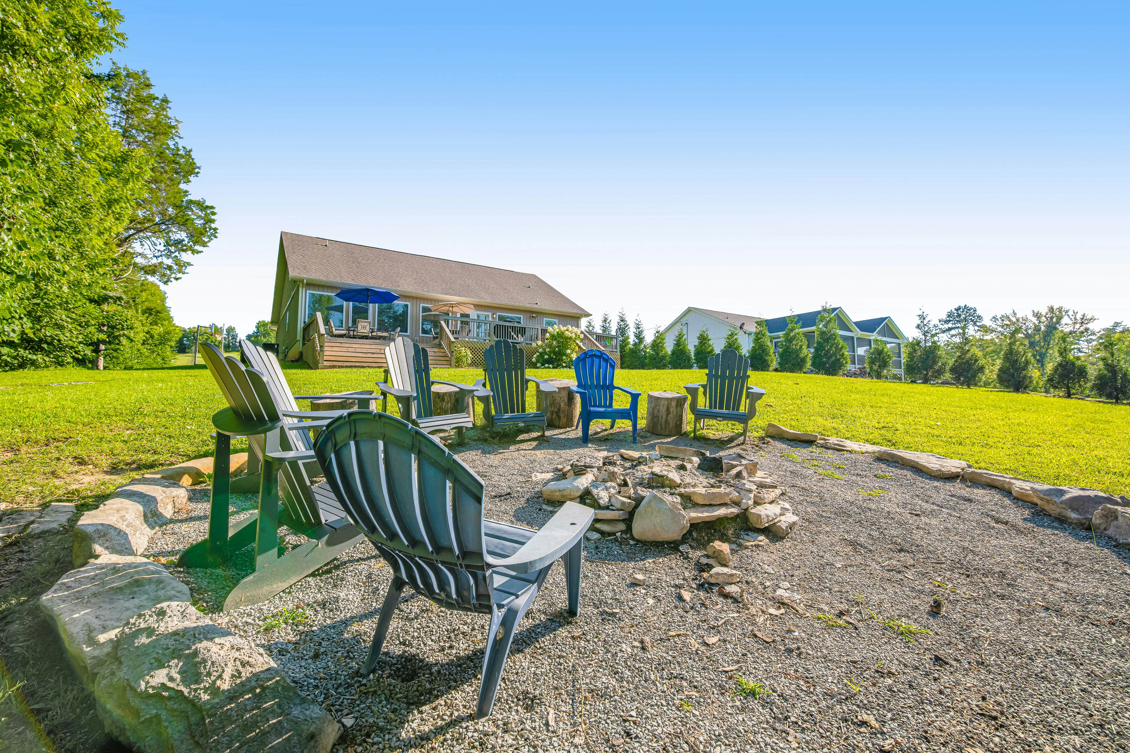 Cozy Lakefront Home, Sleep 12・Private Dock・Hot Tub