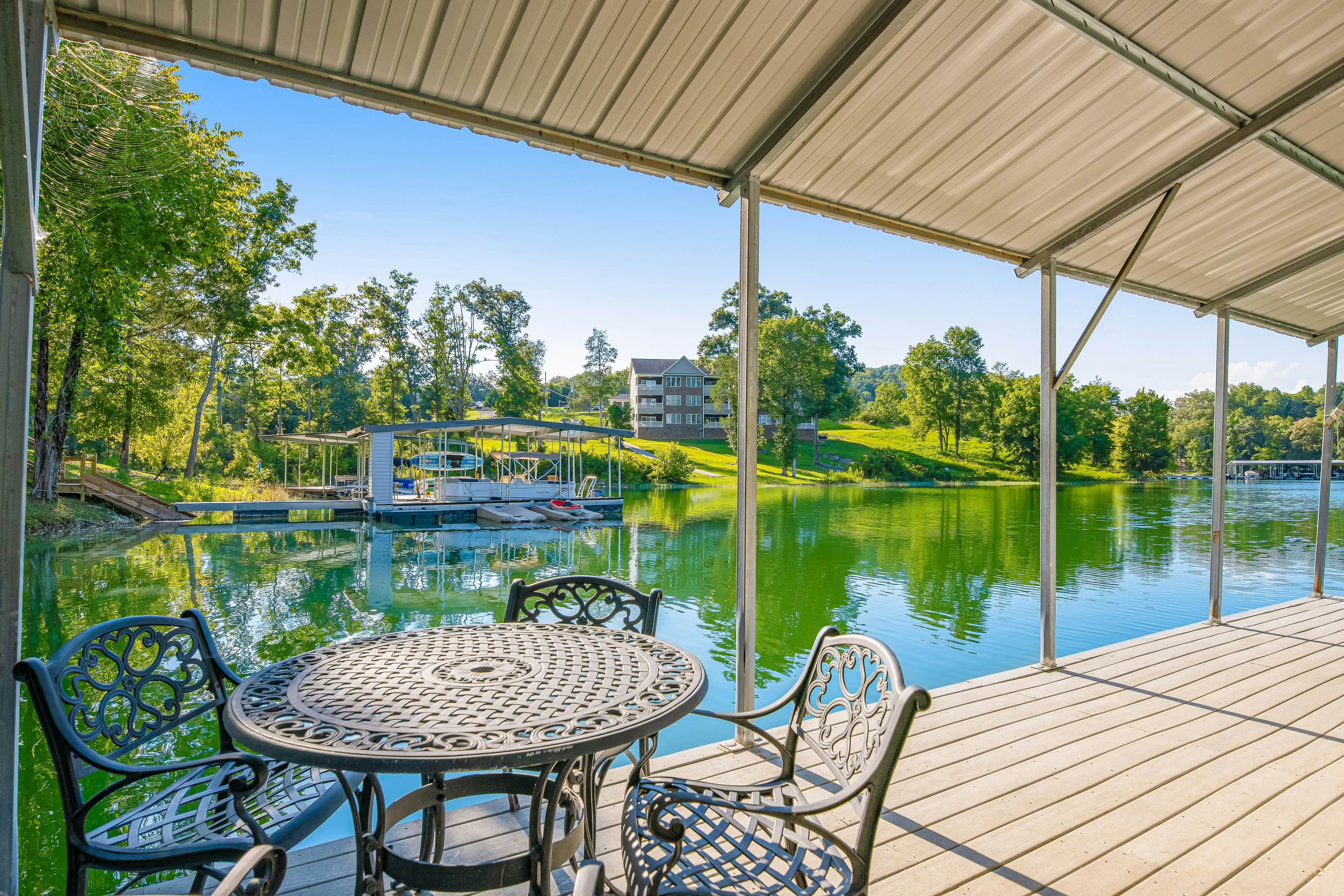 Cozy Lakefront Home, Sleep 12・Private Dock・Hot Tub