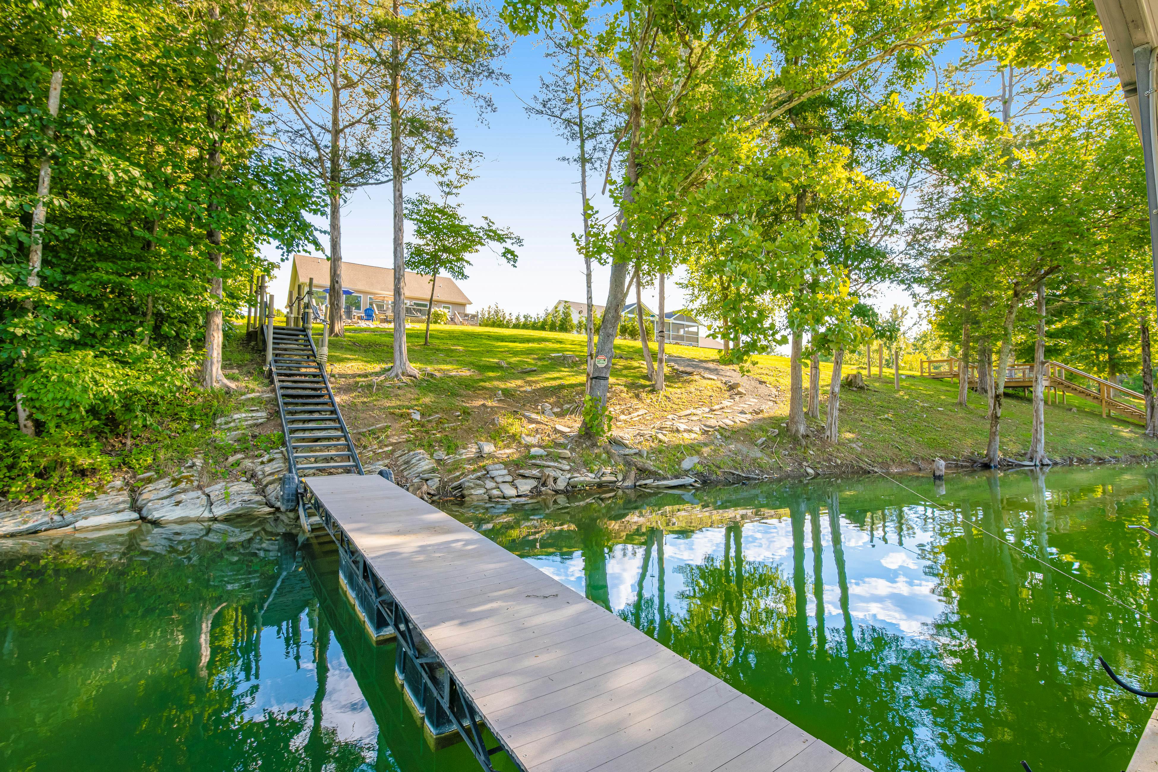 Cozy Lakefront Home, Sleep 12・Private Dock・Hot Tub