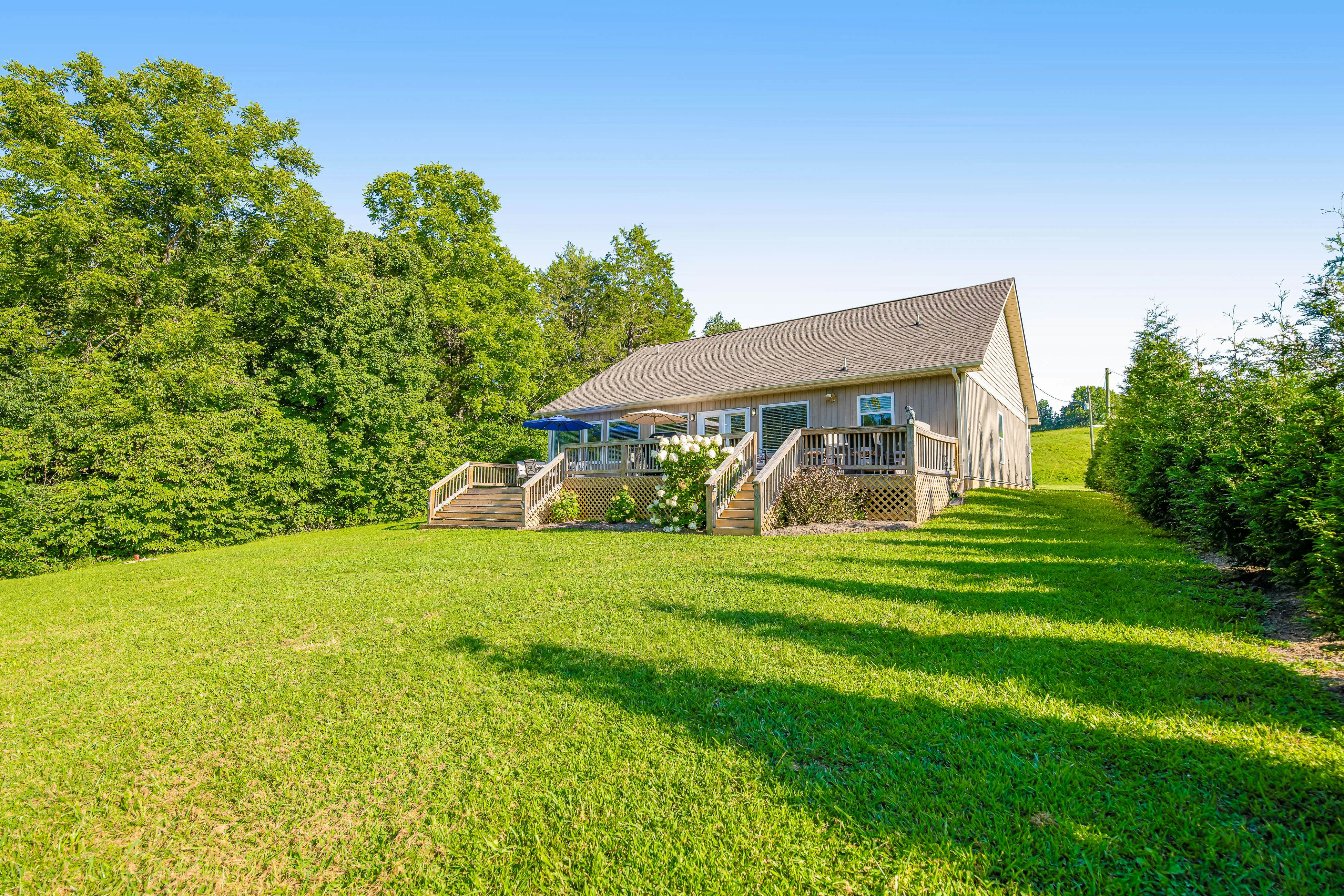 Cozy Lakefront Home, Sleep 12・Private Dock・Hot Tub