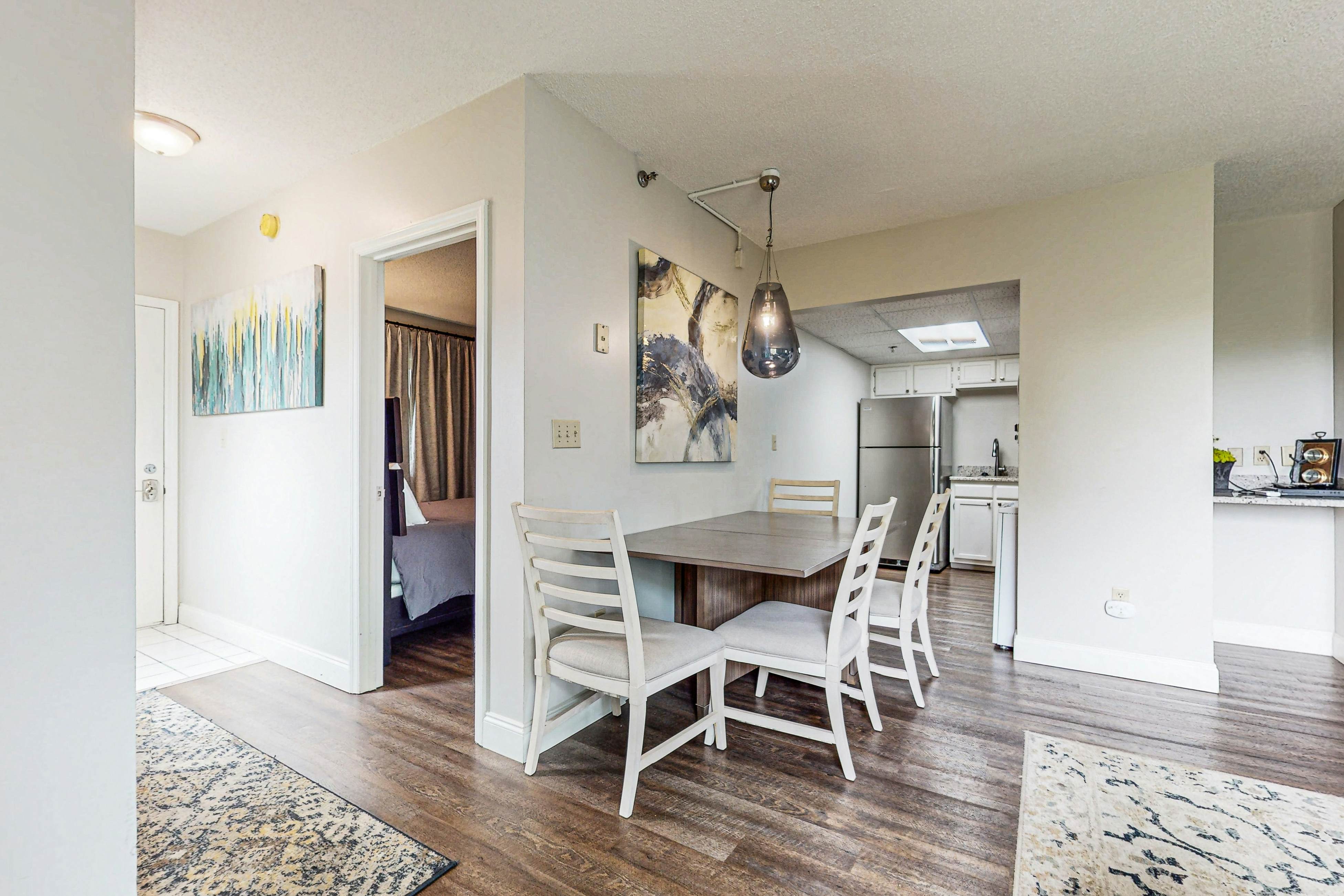 Stylish Riverview Corner Unit with Free Attraction Tickets, Balcony, & Fireplace