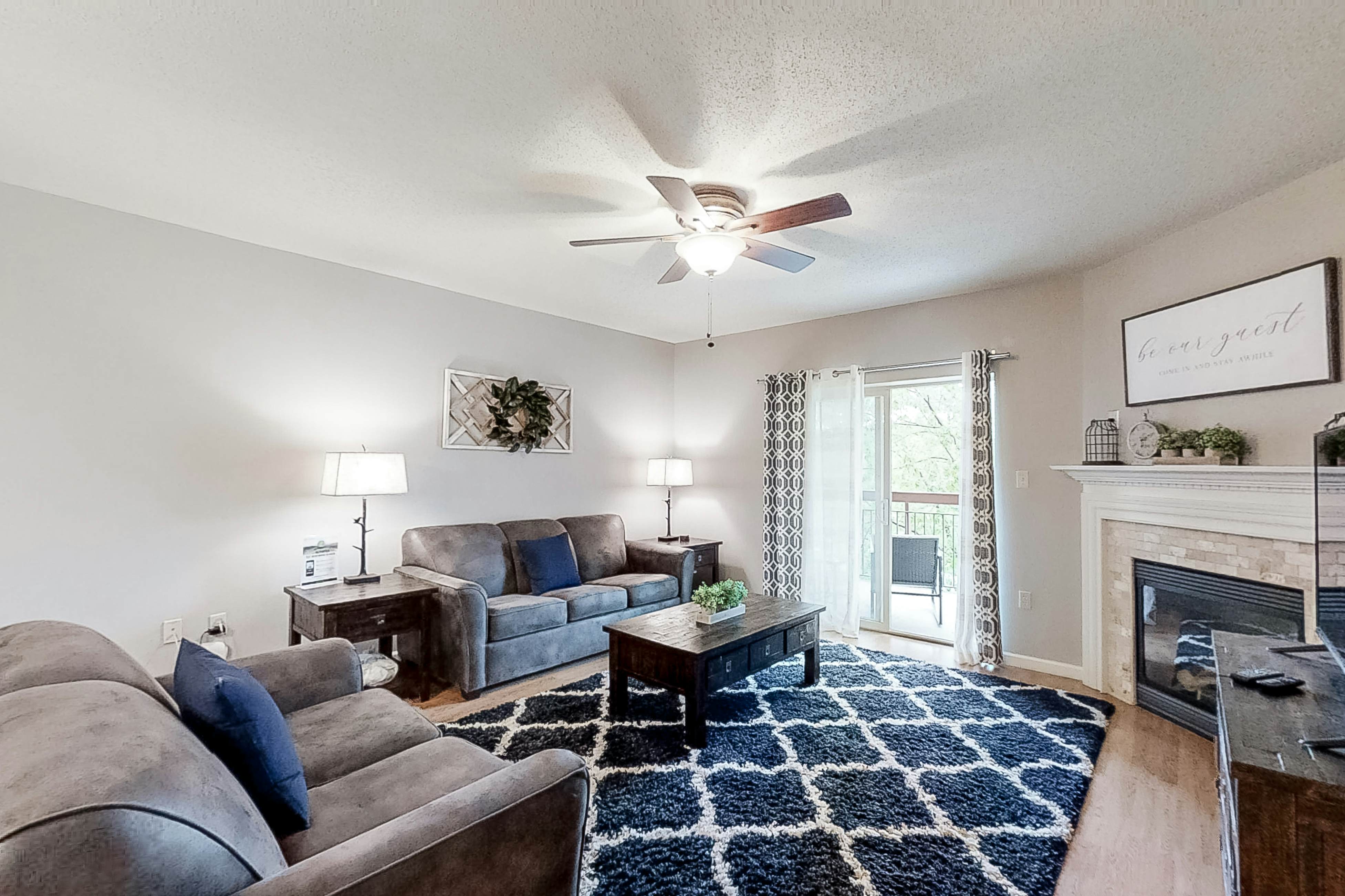 Condo Near Downtown, Sleeps 8・Balcony・Shared Pool