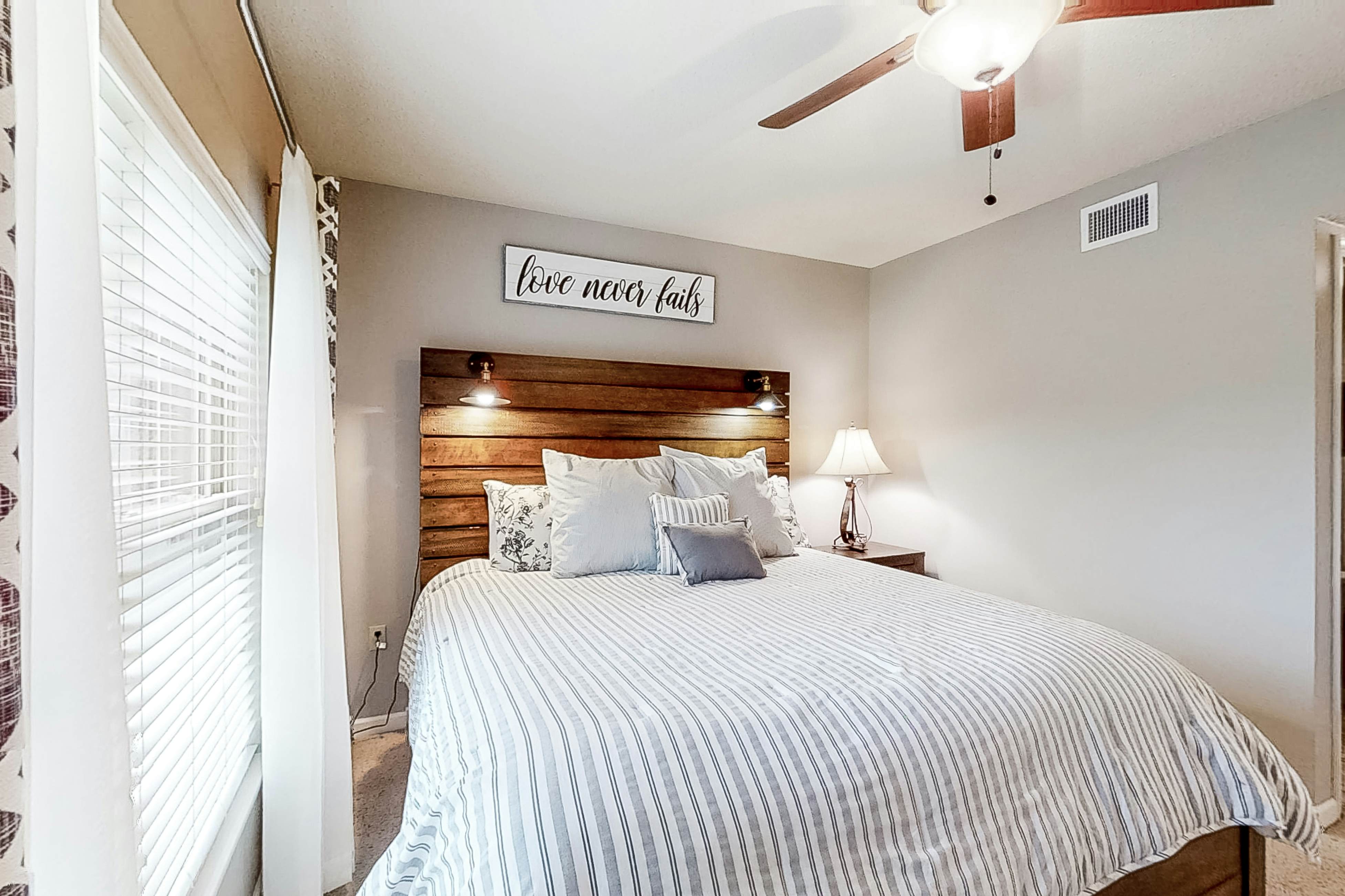 Condo Near Downtown, Sleeps 8・Balcony・Shared Pool