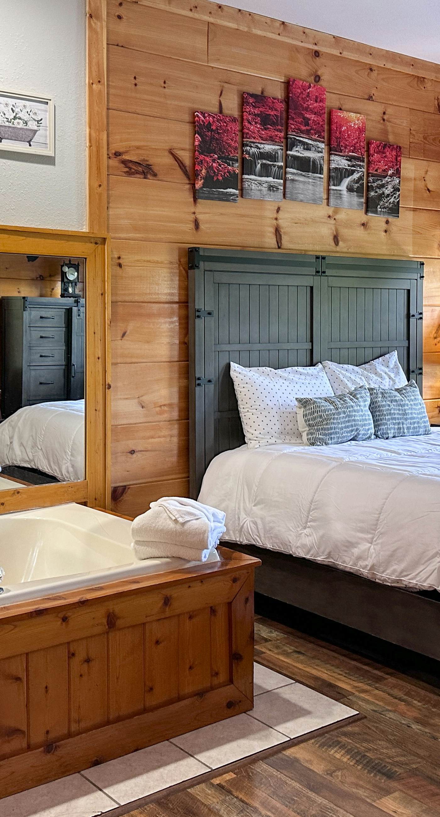 Reindeer Hideaway Cabin N Pigeon Forge, Sleeps 6