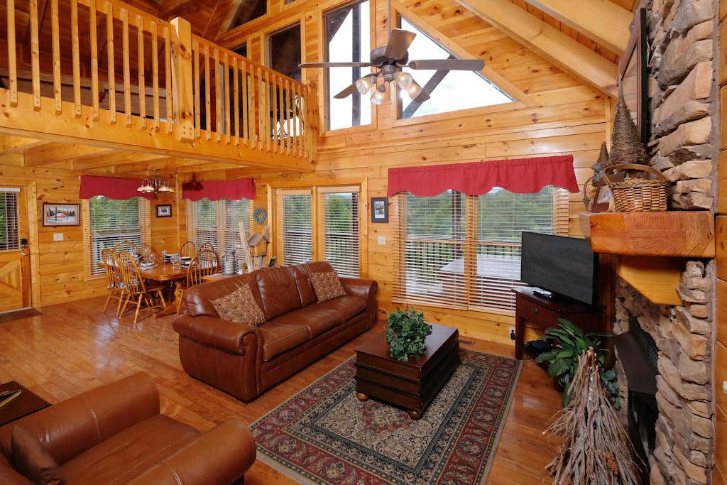 Lovely Cabin, Sleep 12, Mtn Views, Hot Tub, Fireplace