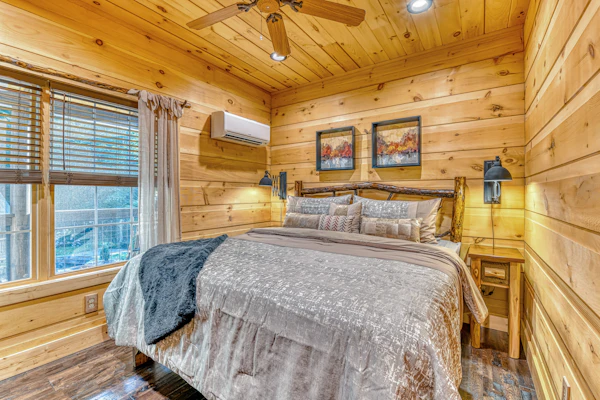 Welcome to our 2 bedroom, 2 bathroom creekside chalet in downtown Gatlinburg, where Alpine style meets an easy walk-to-town setting.
・Private hot tub, gas fireplace, and creekside firepit
・Foosball loft, Smart TVs, and board games for downtime
・Covered porch, balcony, and outdoor dining space
・About 7 min drive to Ripley’s Aquarium and The Village Shops
Settle in, soak in the hot tub, and enjoy a stay that keeps the Smokies close at hand.