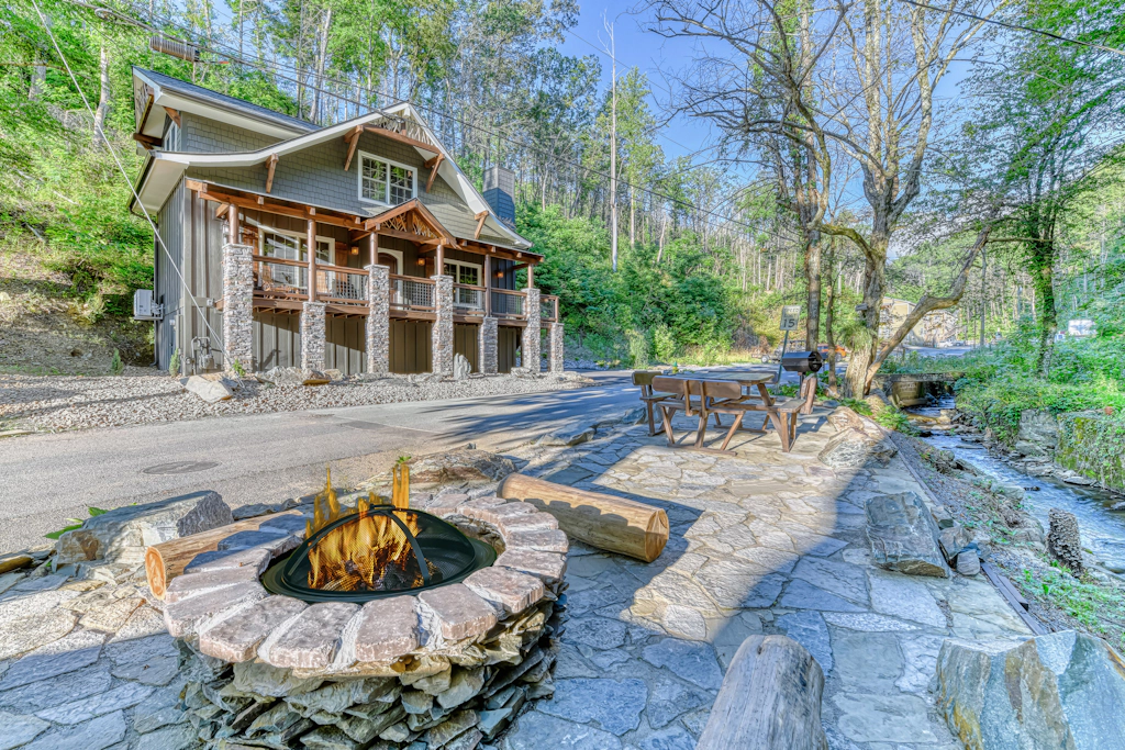 1 mile to Great Smoky Mtn / Ripley's・Hot Tub・Games