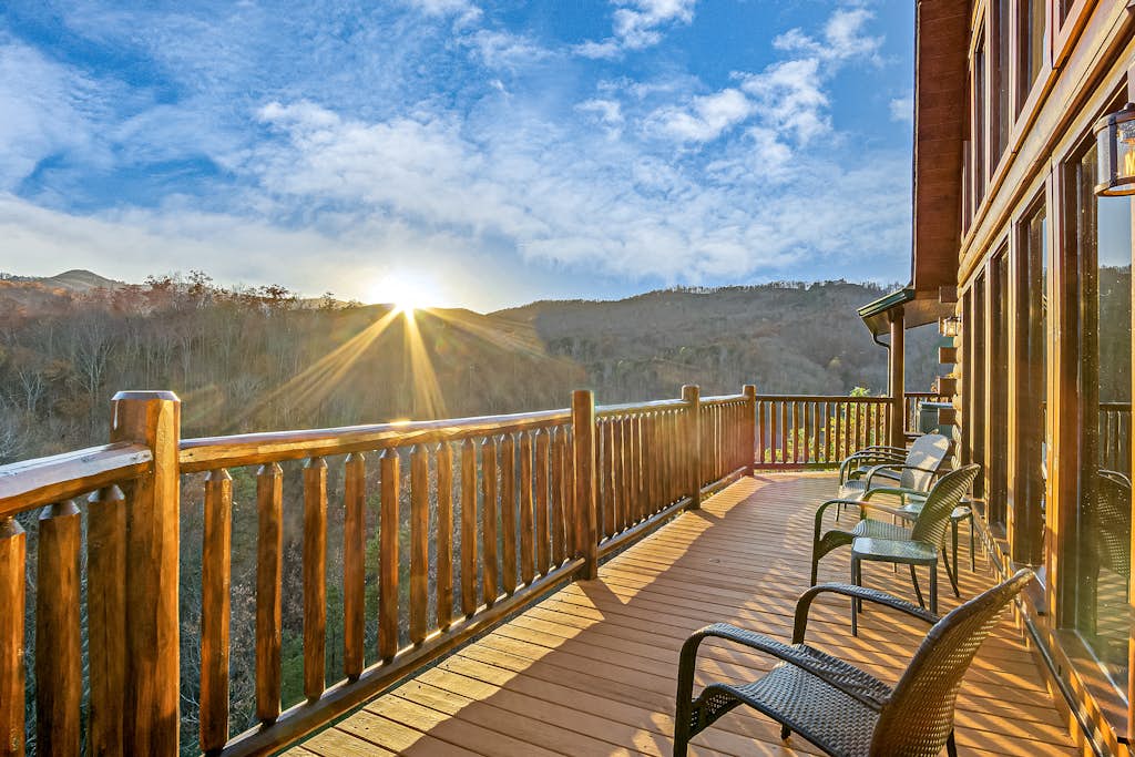 Welcome to our 3-bedroom, 3.5-bath cabin in Gatlinburg, where mountain views, a wrap-around porch, and room to spread out set the tone.

・Private hot tub on the scenic porch
・Game room with pool table, foosball, arcade game & second fireplace
・Full kitchen with granite counters, two coffee makers & breakfast bar
・Less than 5 miles to Ripley's Aquarium, The Village Shops, Gatlinburg Trail and DT Gatlinburg

Settle in, soak up the views, and make this cabin your Smoky Mountain home base.