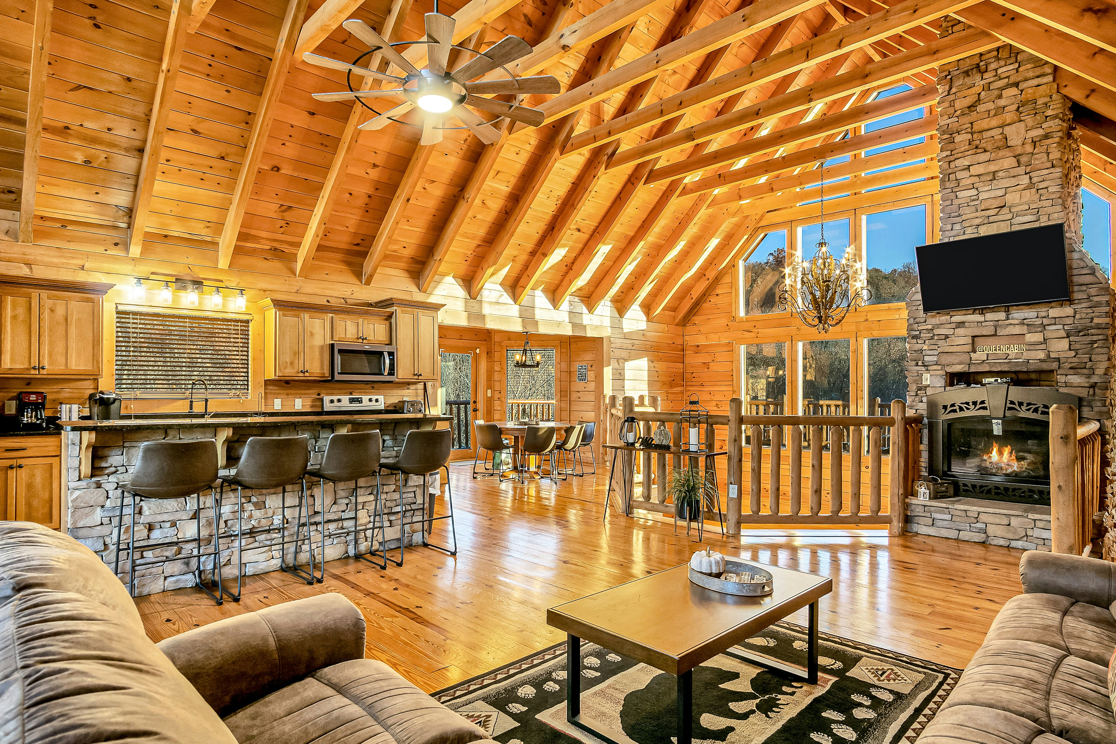 Queen of Dreams, 360 Deck, Game Room , Outdoor Pool