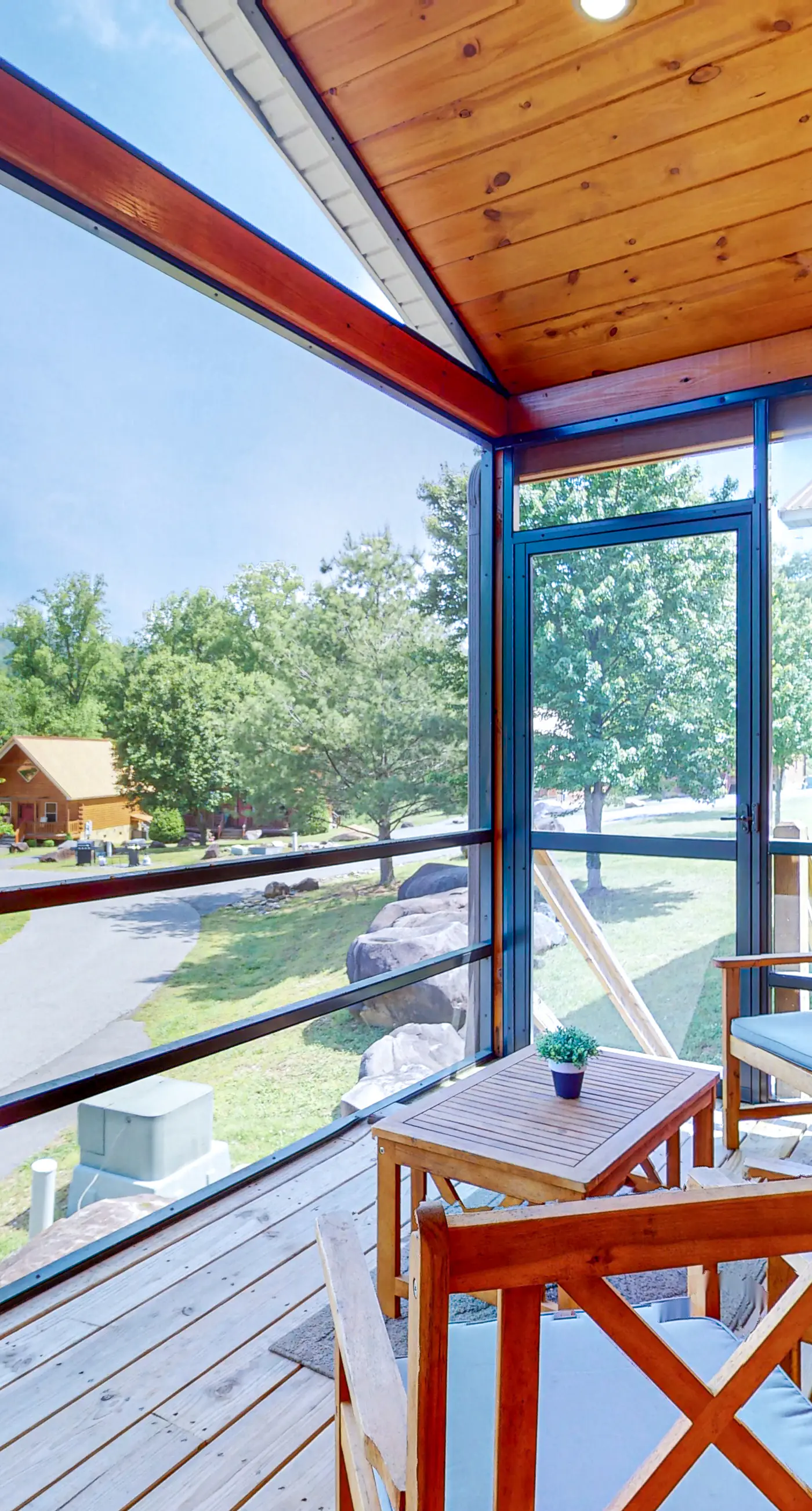 Spacious Log Cabin・Hot Tub・Screened Porch・Games