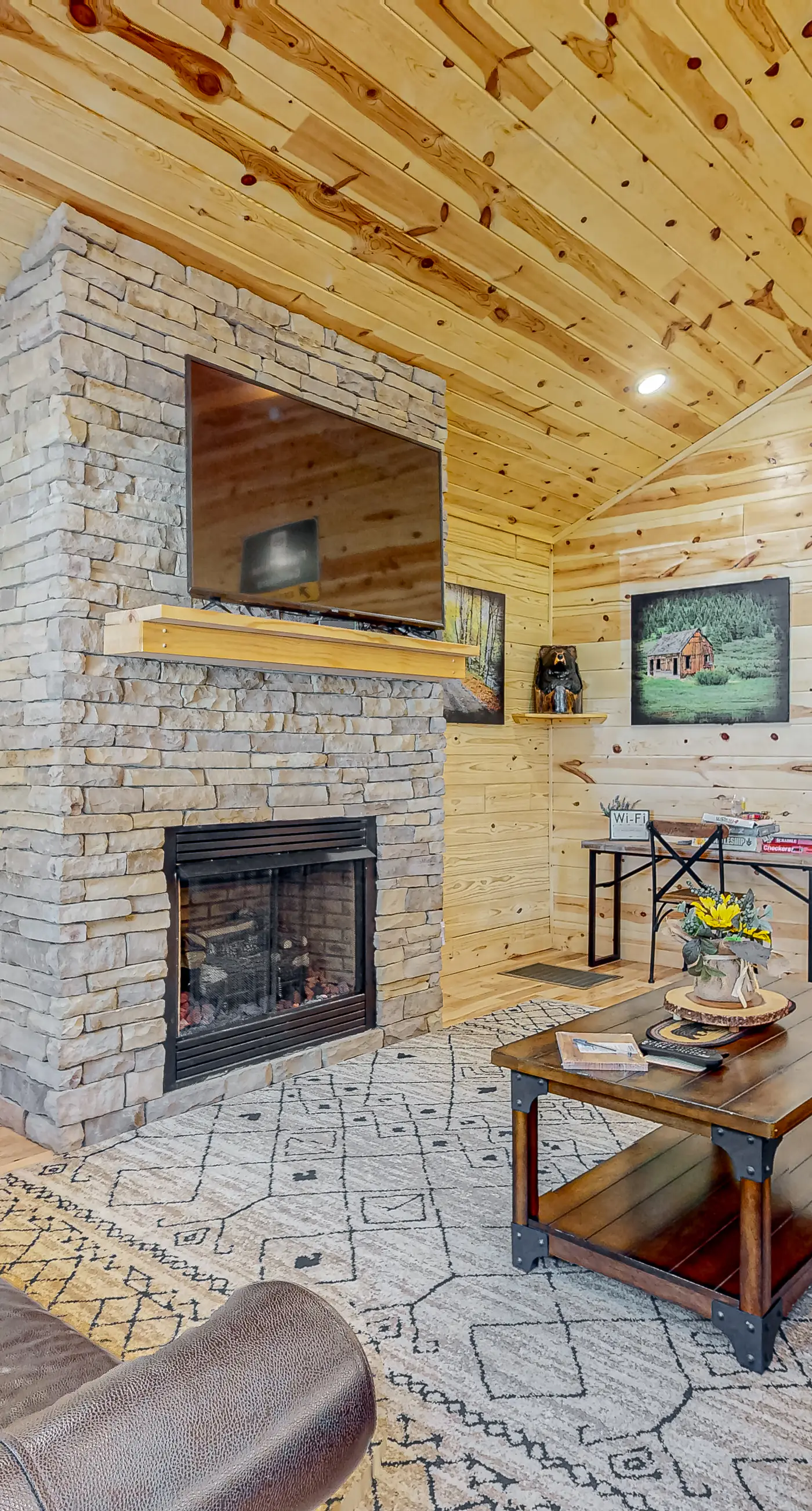 Spacious Log Cabin・Hot Tub・Screened Porch・Games