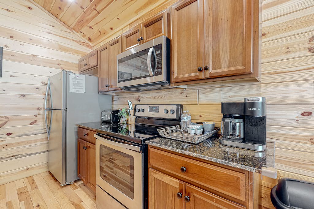 Spacious Log Cabin・Hot Tub・Screened Porch・Games