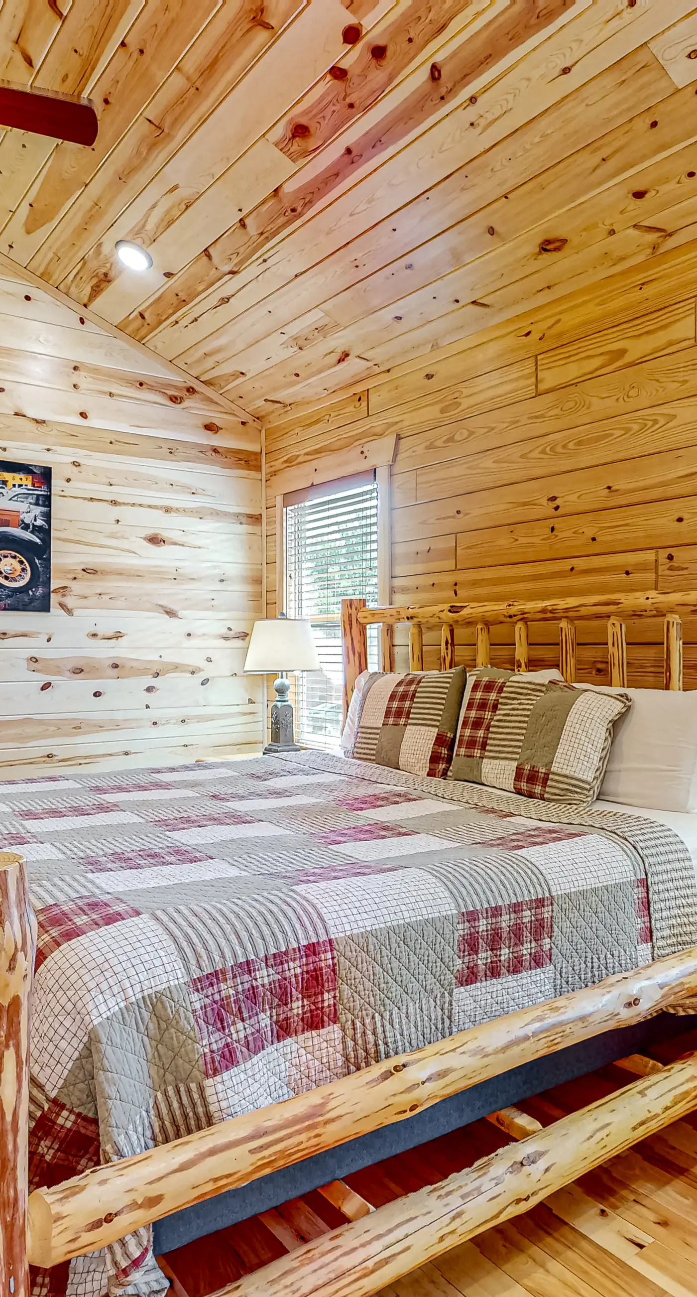 Spacious Log Cabin・Hot Tub・Screened Porch・Games
