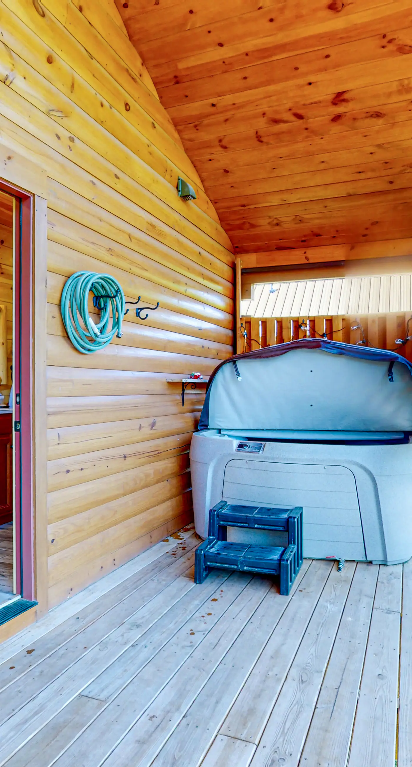 Spacious Log Cabin・Hot Tub・Screened Porch・Games