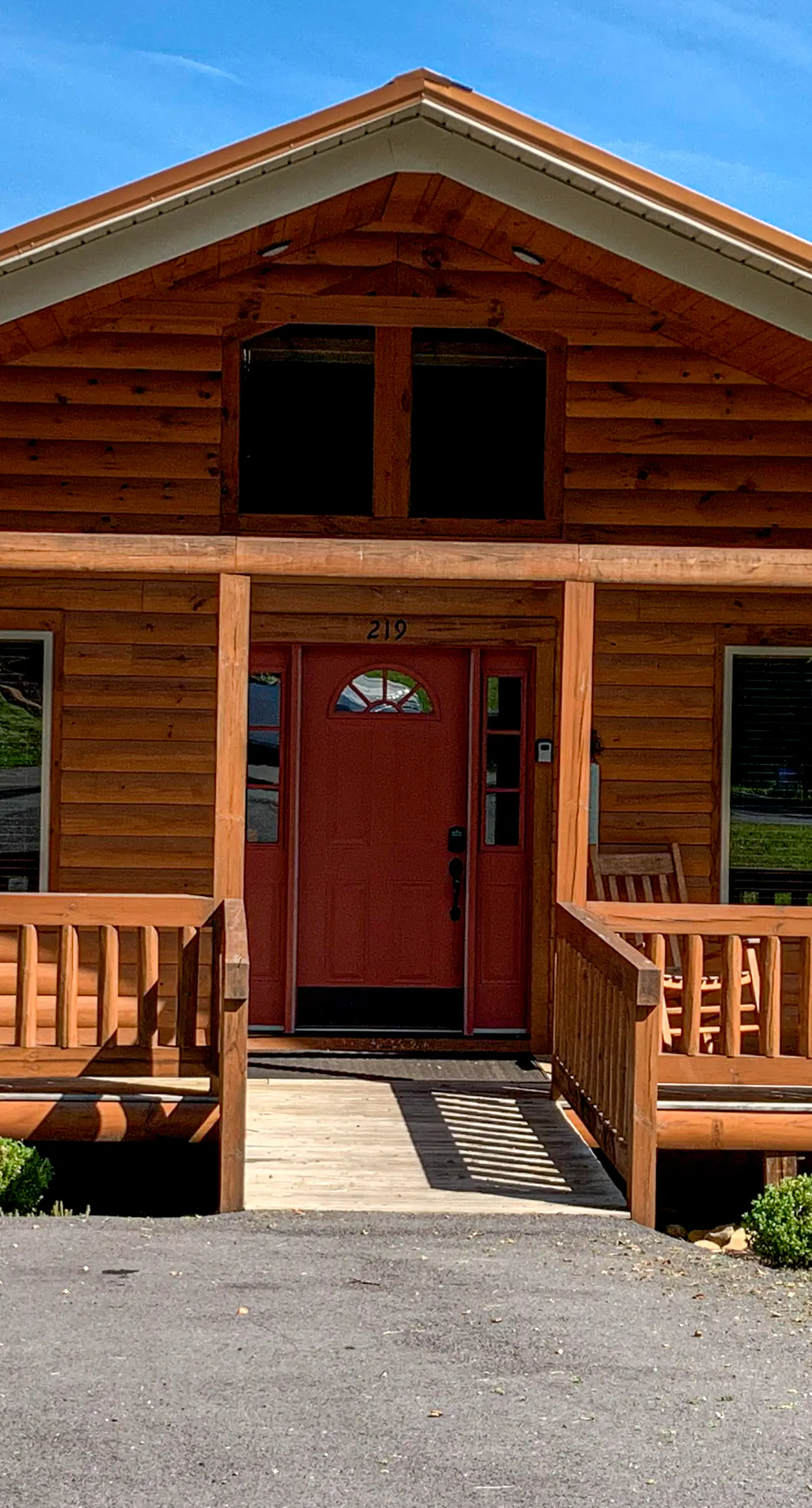 Spacious Log Cabin・Hot Tub・Screened Porch・Games